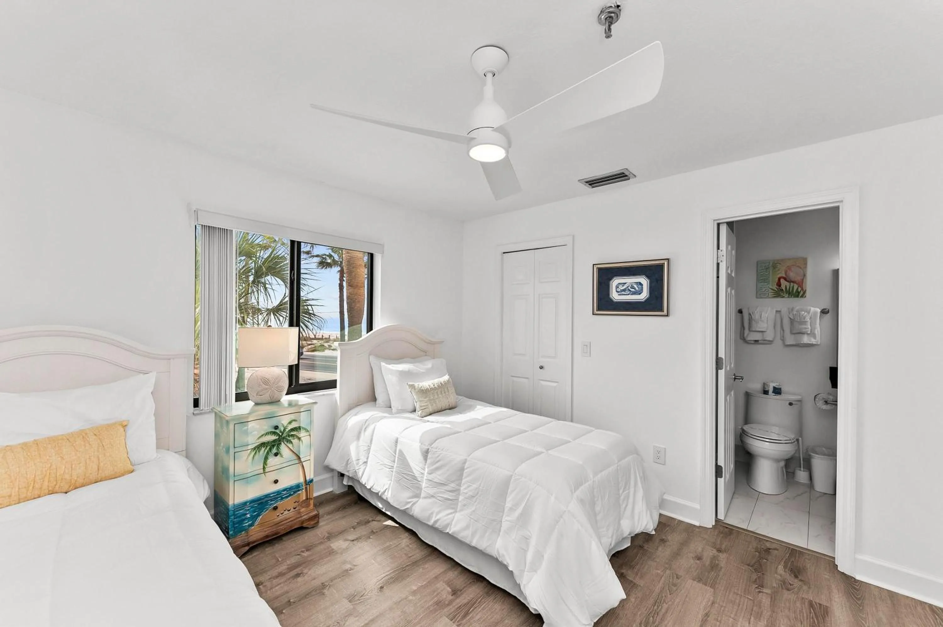 Toilet, Bed in Anna Maria Island Beach Sands 101