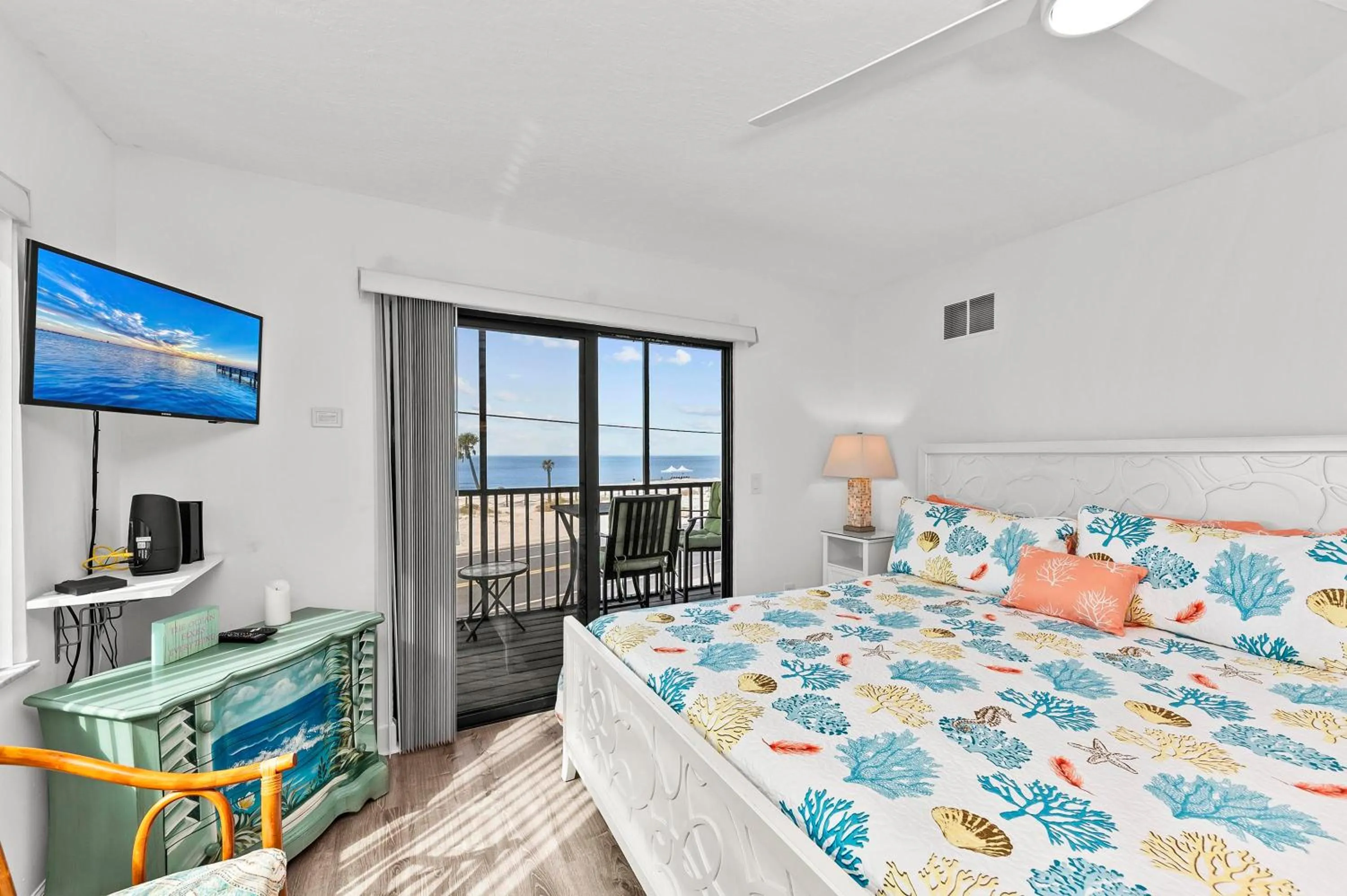 Bed in Anna Maria Island Beach Sands 101