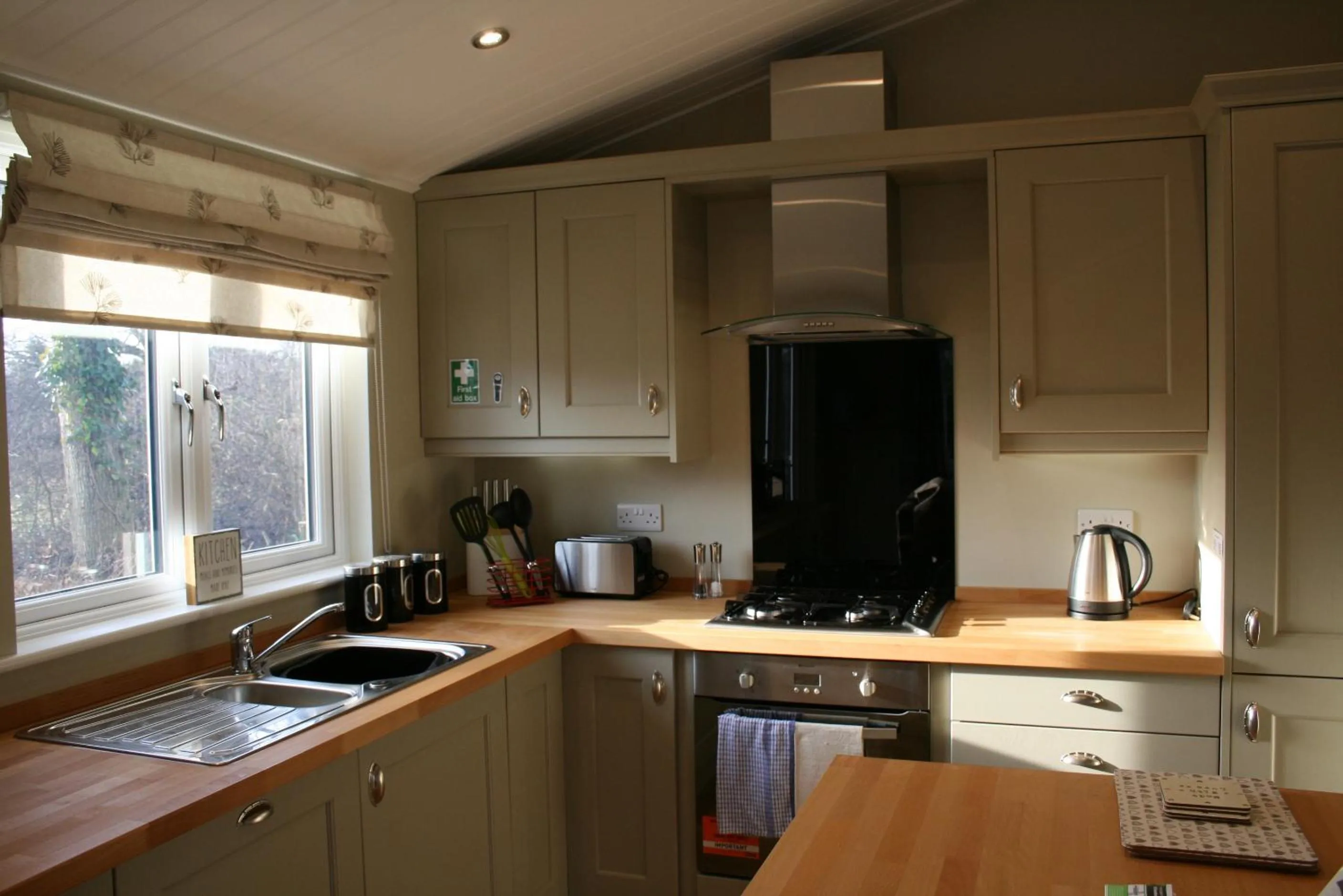 Kitchen or kitchenette in Golden Cross Holiday Park