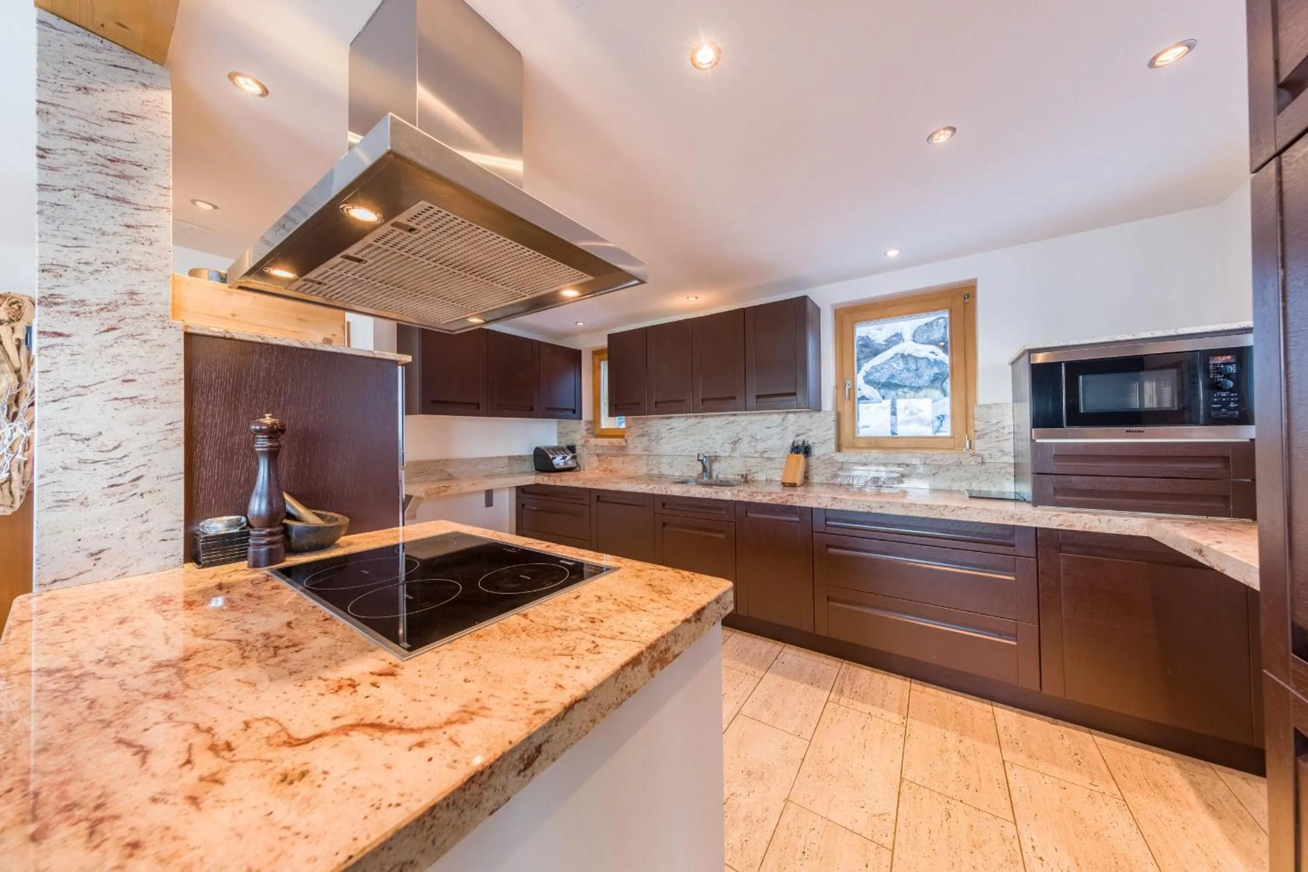 Kitchen or kitchenette in Chalet Enchanteur