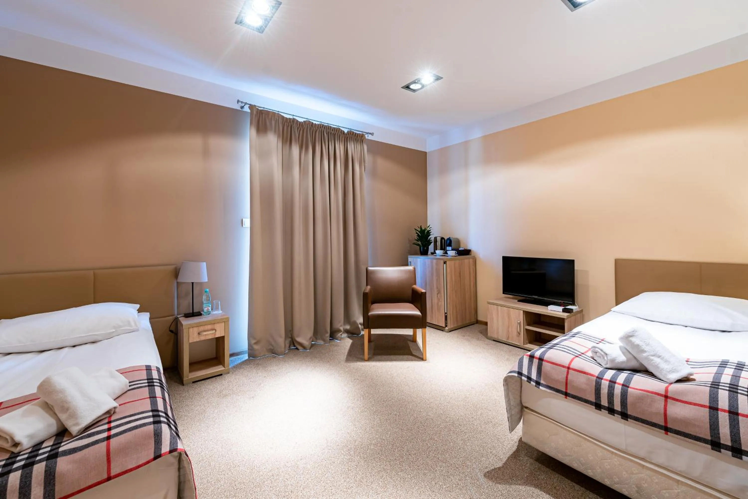 Double Room - single occupancy - Disability Access in Hotel Dobre z Lasu