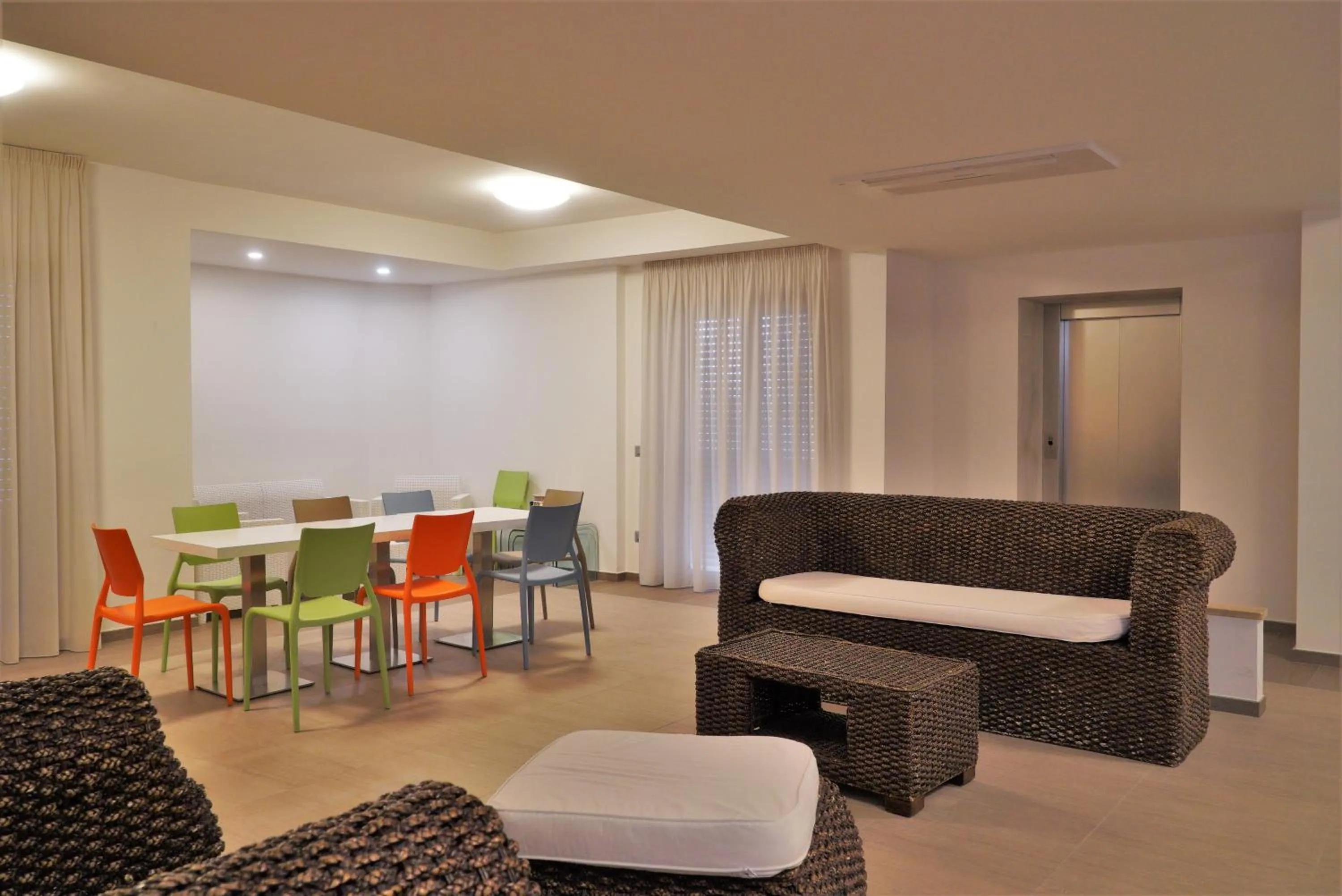 Communal lounge/ TV room in Primavera Club - Hotel Residence