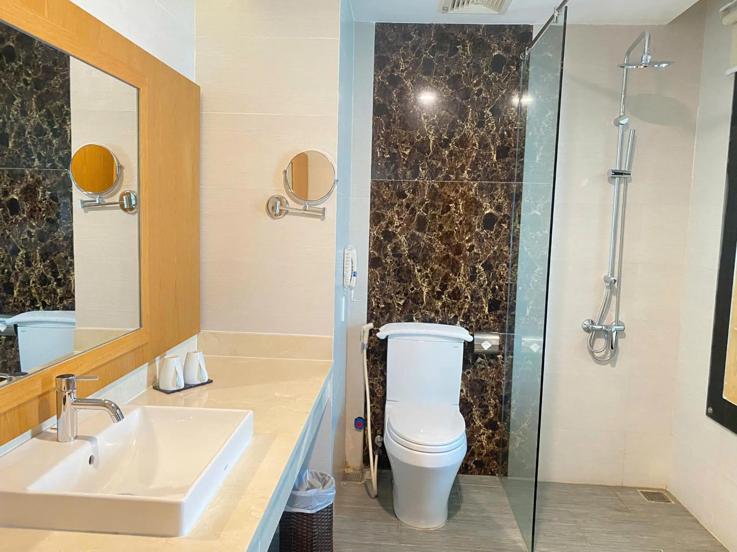 Bathroom in Muong Thanh Holiday Con Cuong