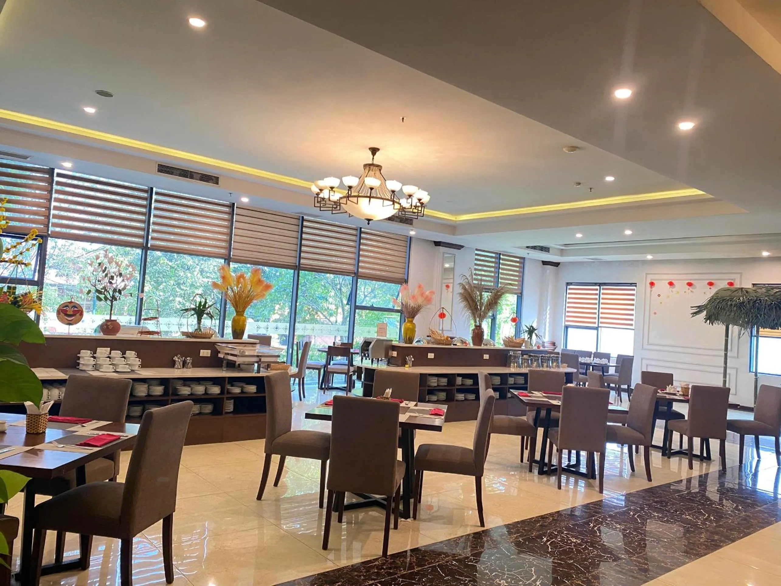 Breakfast in Muong Thanh Holiday Con Cuong