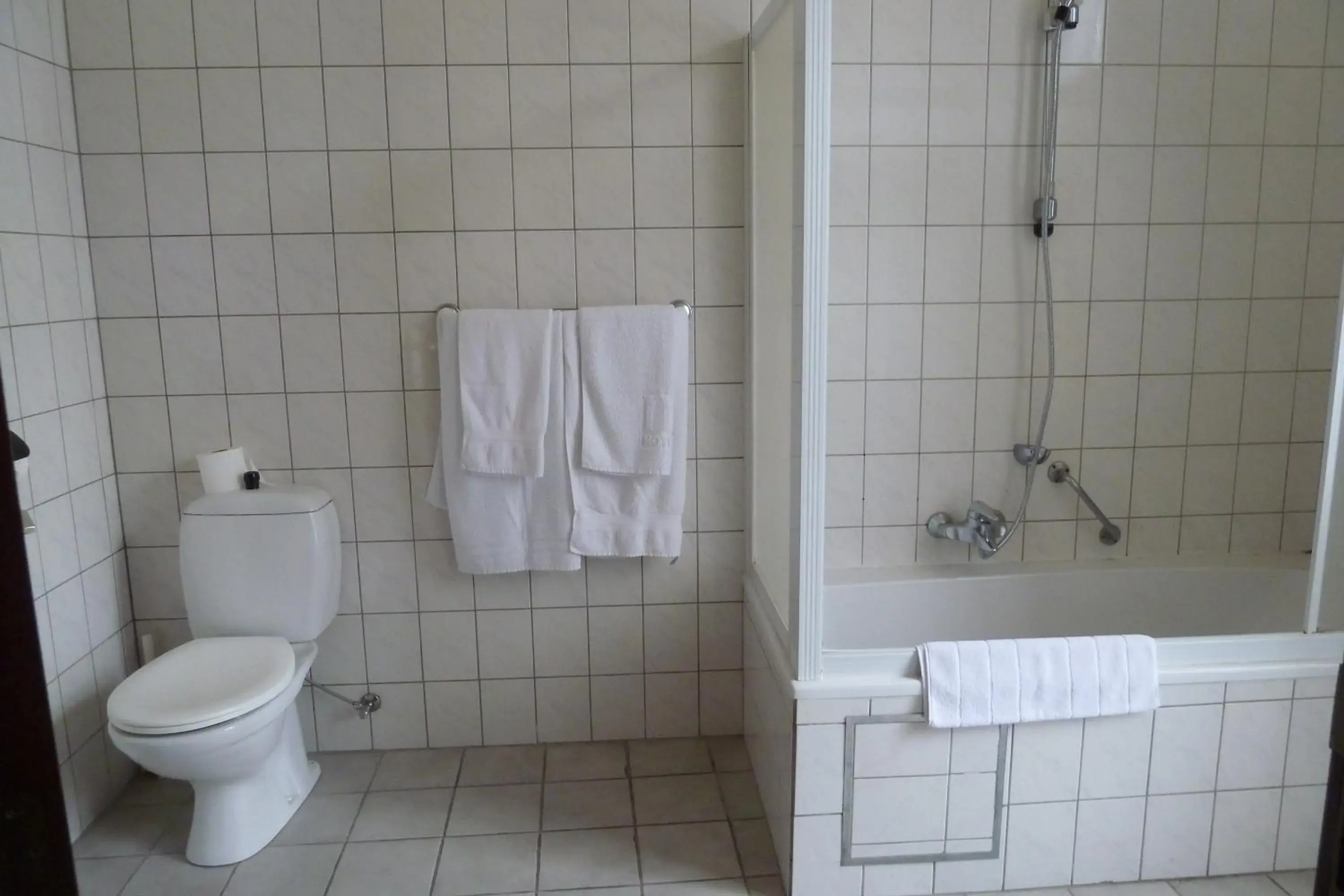 Bathroom in Hotel De Franse Kroon Bathroom in Hotel De Franse Kroon