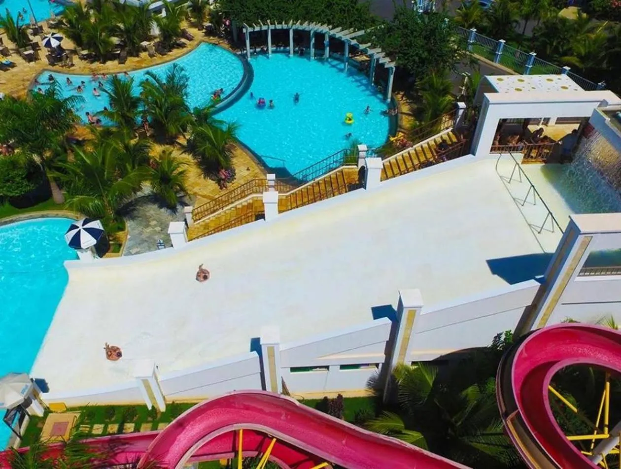Swimming pool in L'acqua DiRoma - Gran Caldas Reservas
