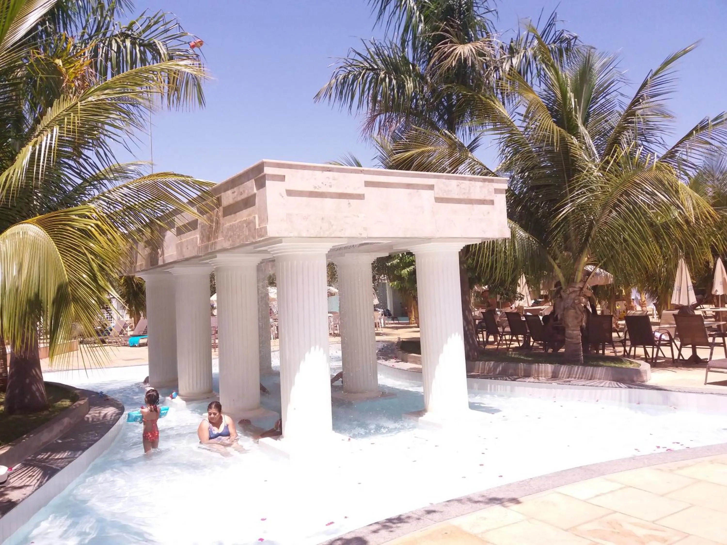 Swimming pool in L'acqua DiRoma - Gran Caldas Reservas
