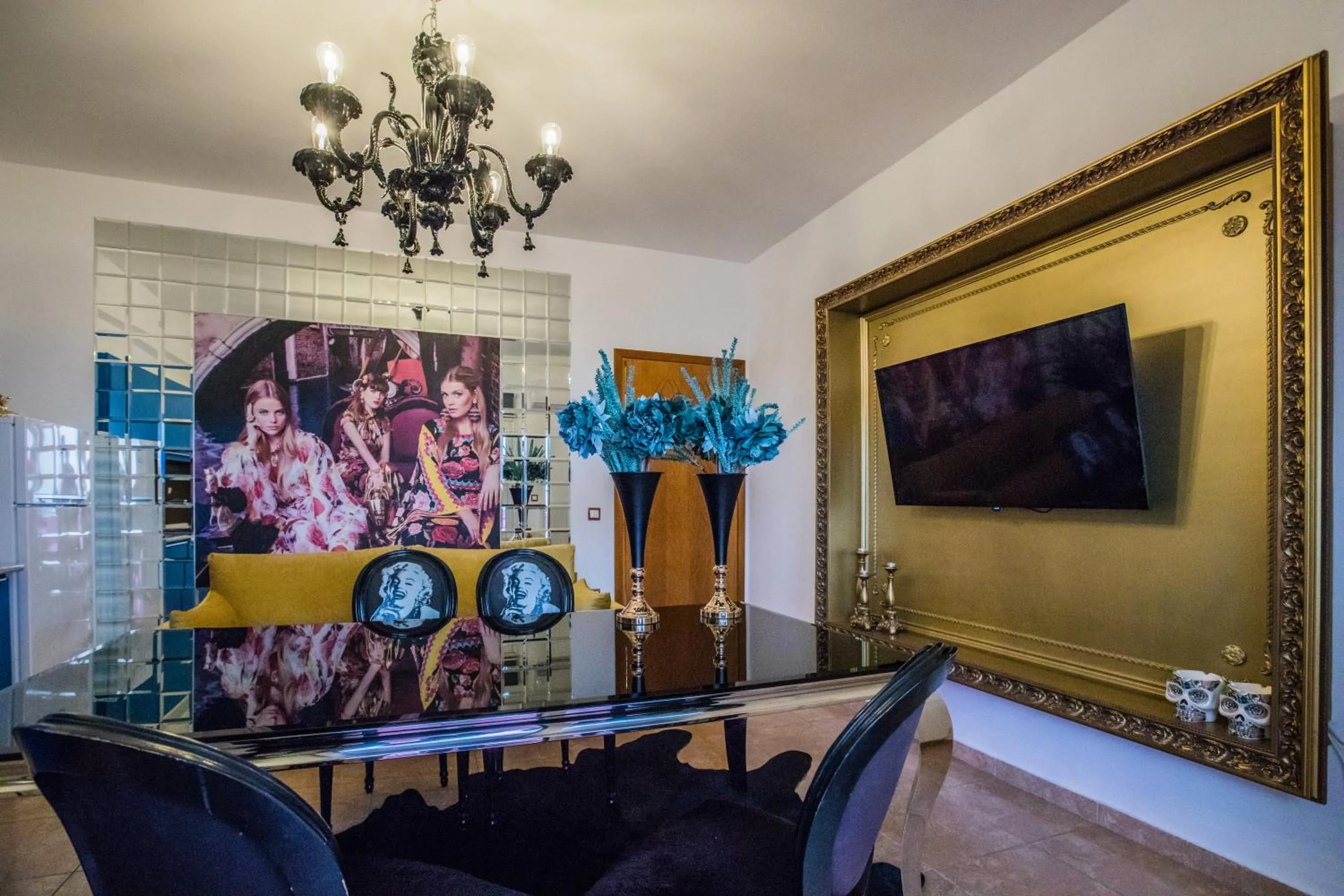 LUXURY SUITES - free parking