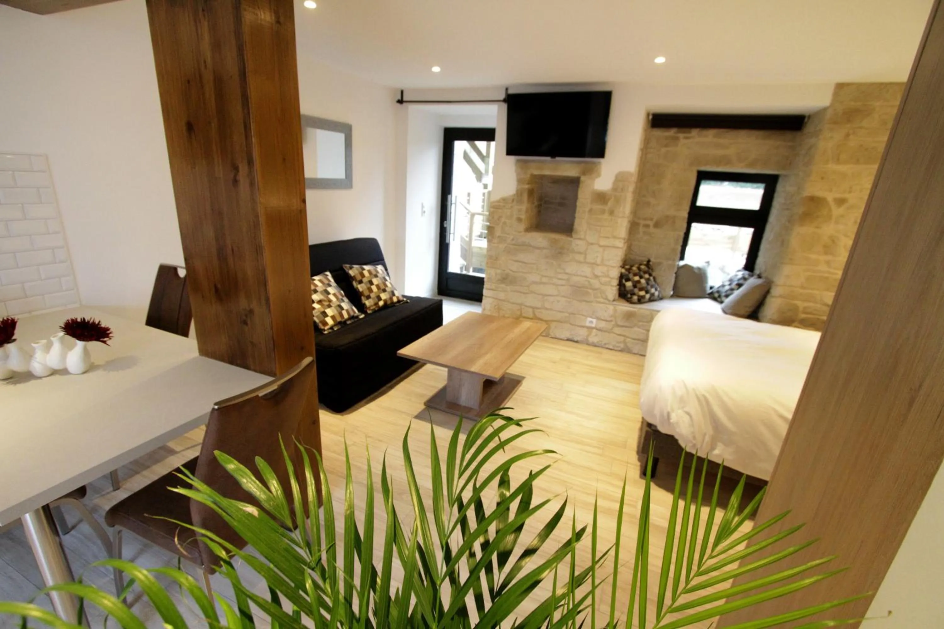 TV and multimedia, Bed in Le Moulin d'Oscar & Spa - Mulhouse Nord