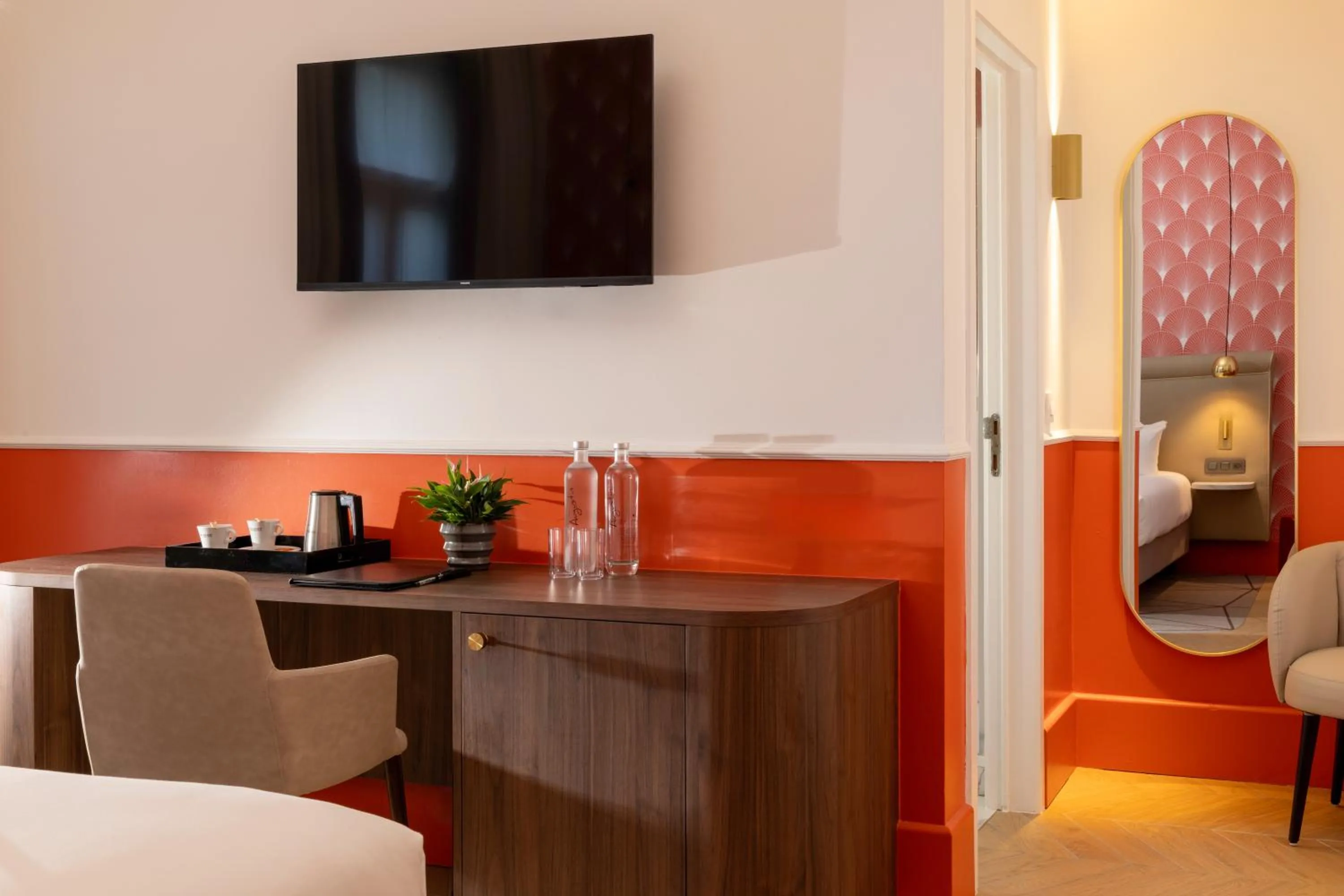 Photo of the whole room in Hotel The Augustin