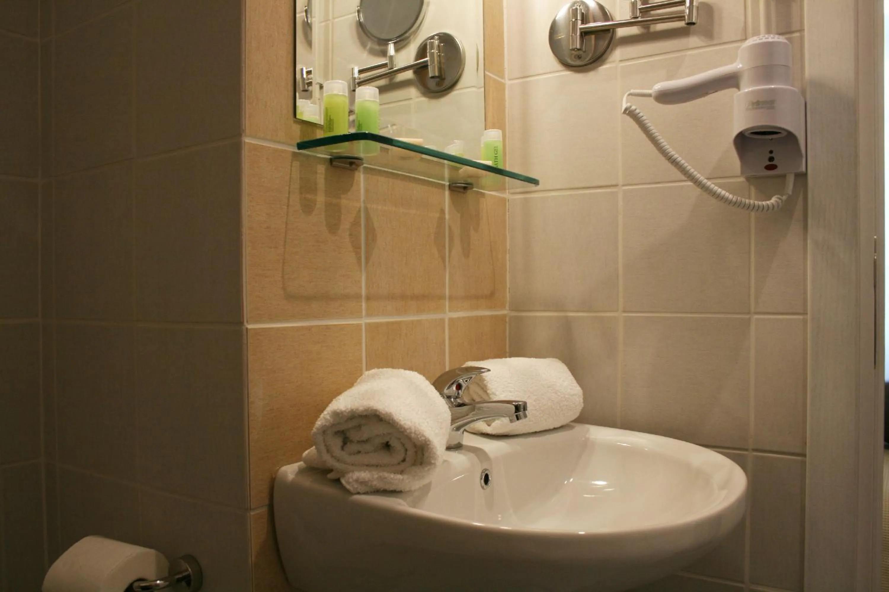 Toilet in Old Town Inn