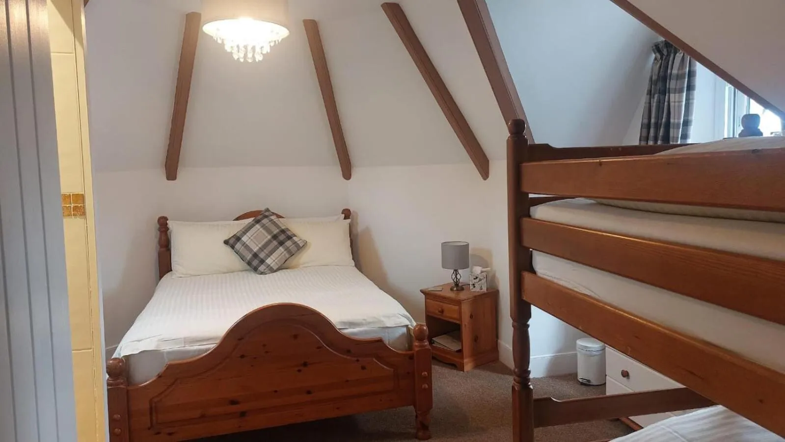 Bedroom, Bed in Ashleigh House