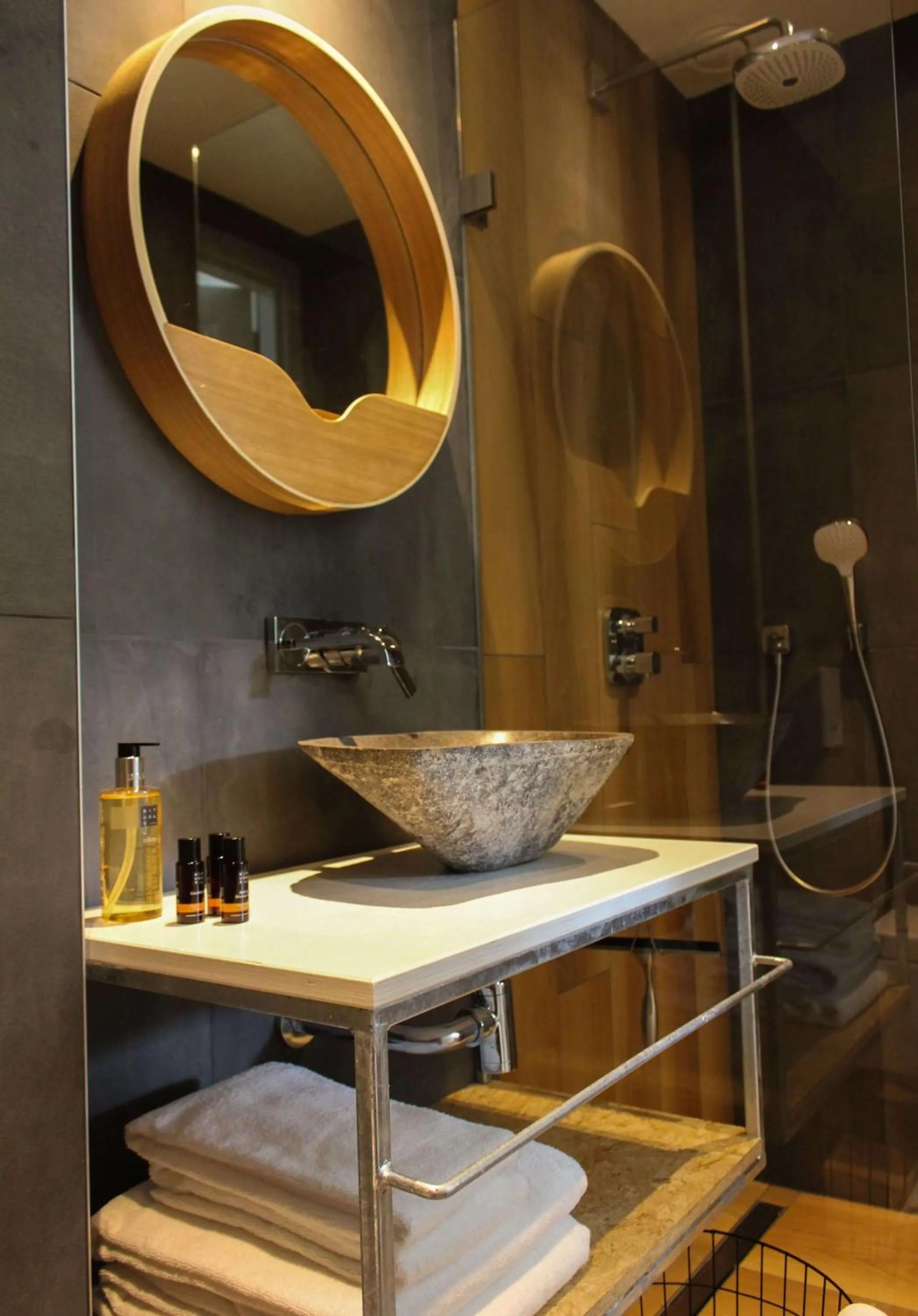 Photo of the whole room in Boutique Hotel Nieuw Uilenburg