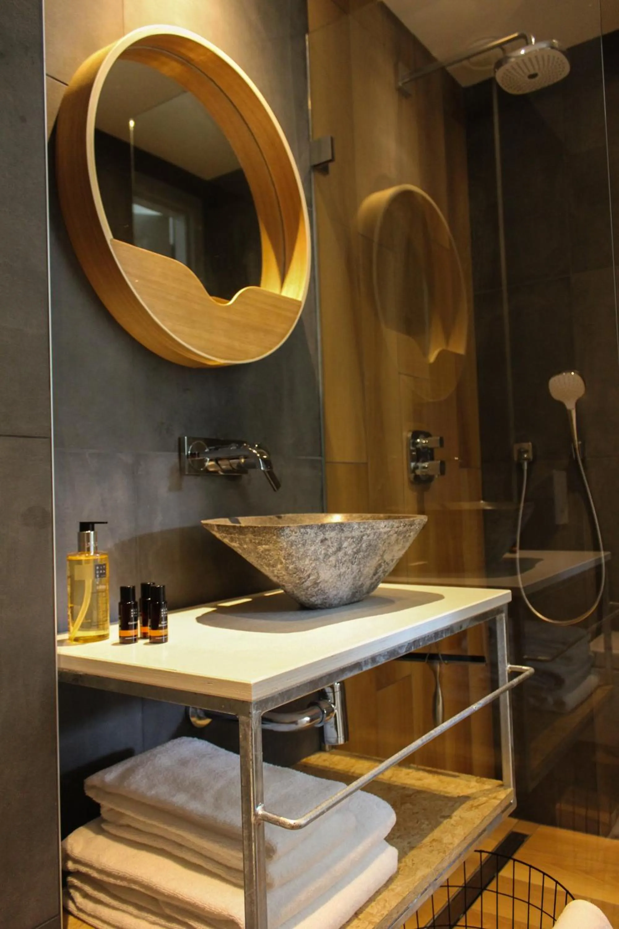 Shower in Boutique Hotel Nieuw Uilenburg