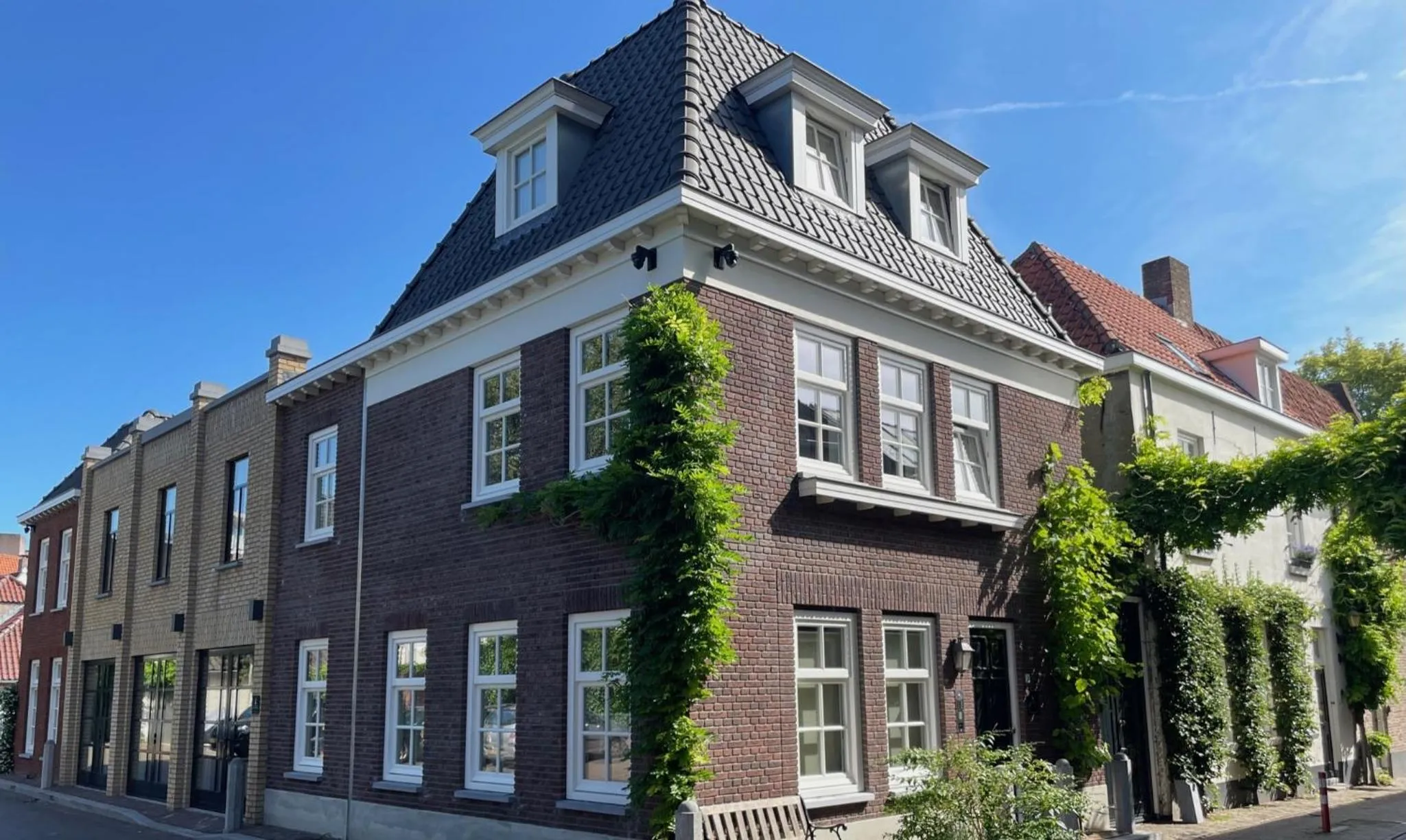 Property building in Boutique Hotel Nieuw Uilenburg