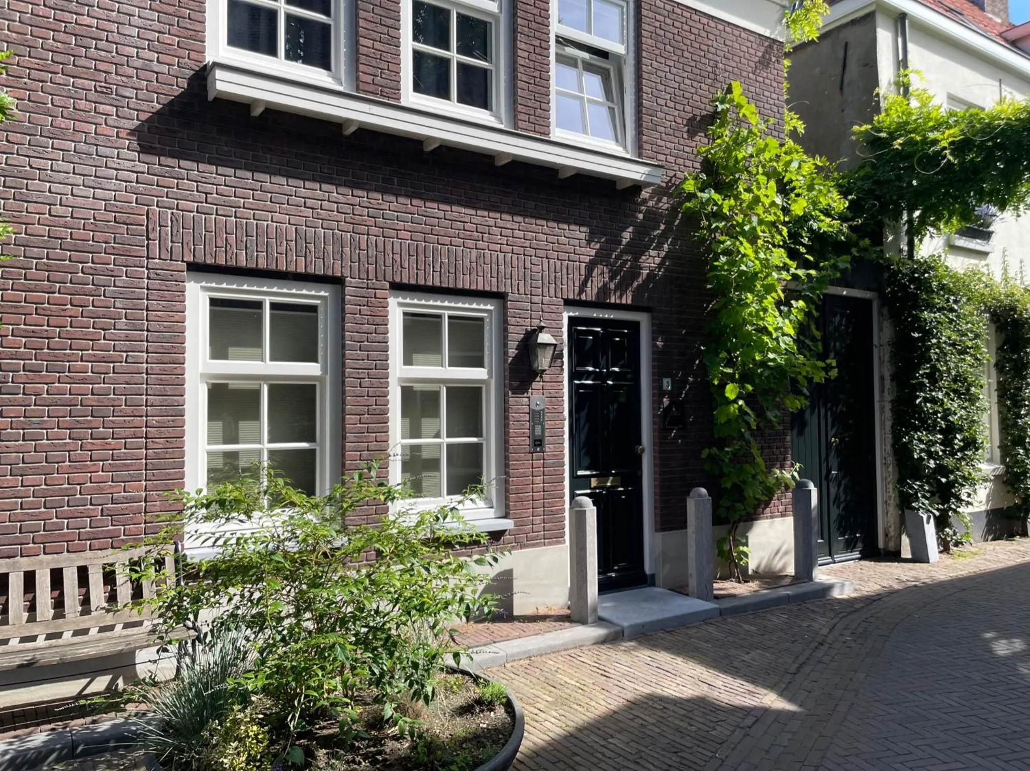 Property building in Boutique Hotel Nieuw Uilenburg