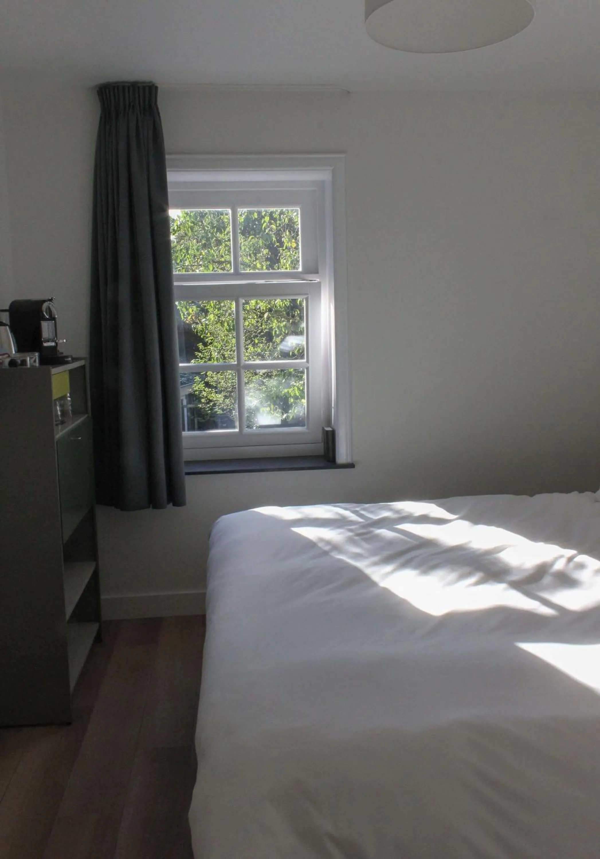 Photo of the whole room, Bed in Boutique Hotel Nieuw Uilenburg