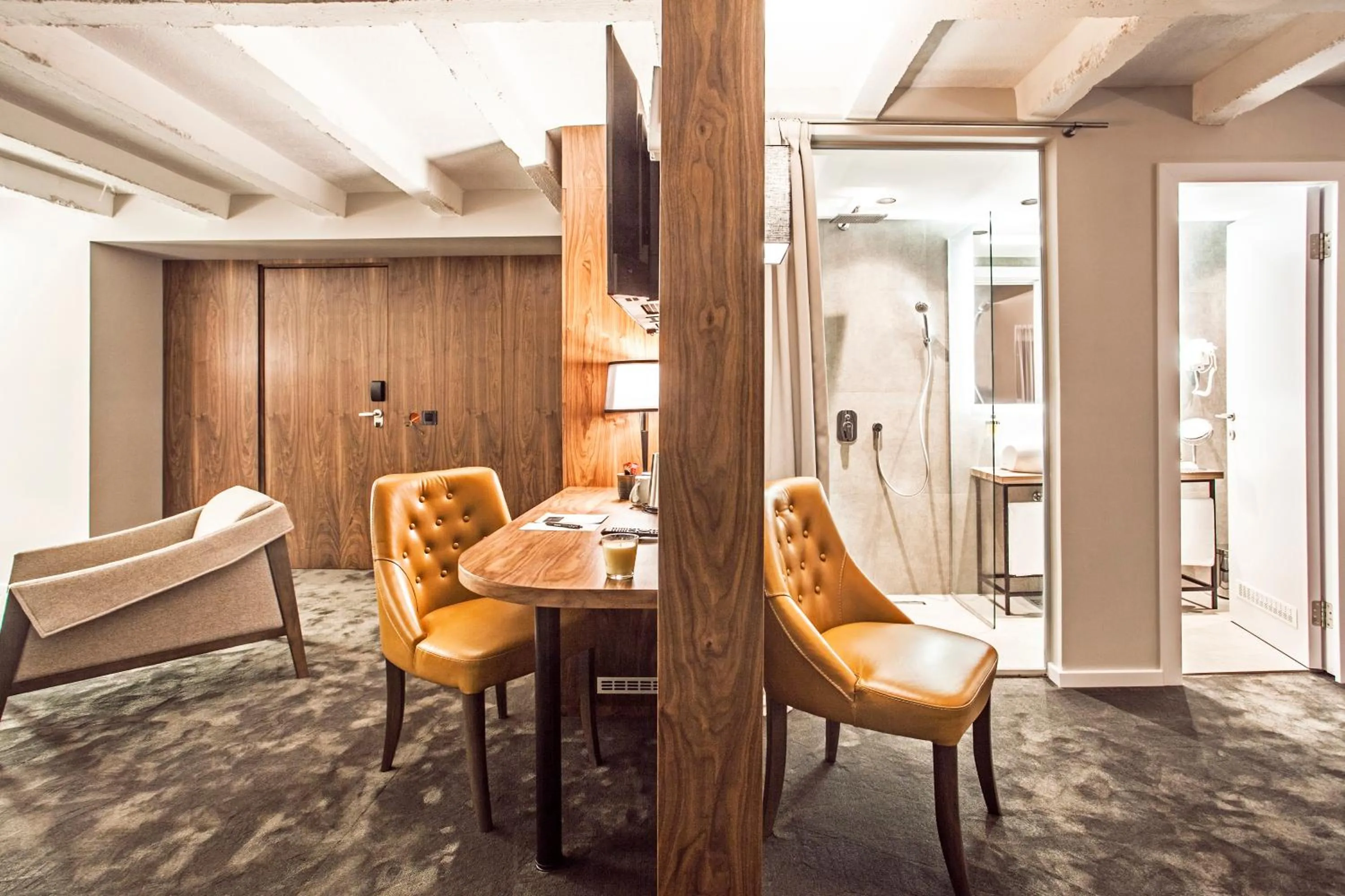 Shower in Nomad Luxury Suites