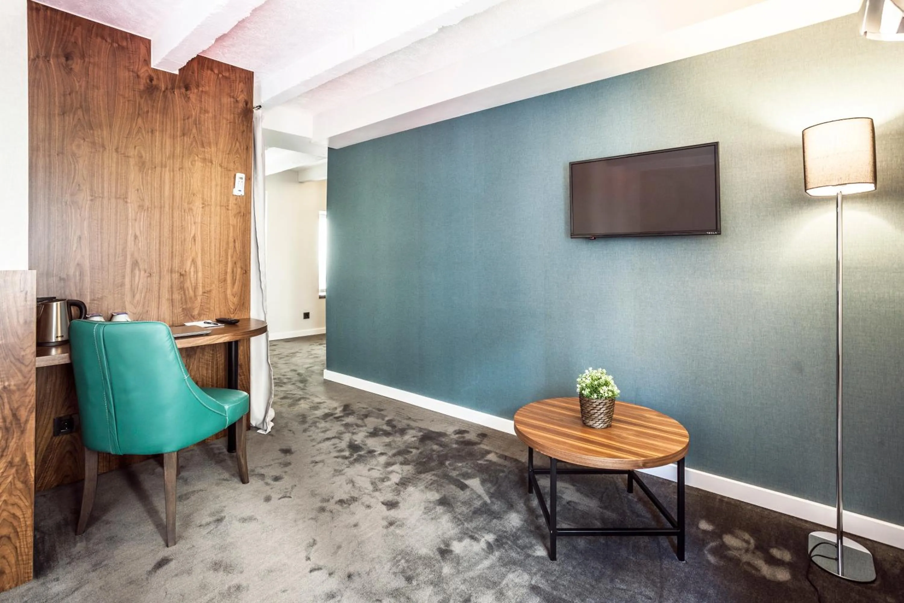 TV and multimedia in Nomad Luxury Suites