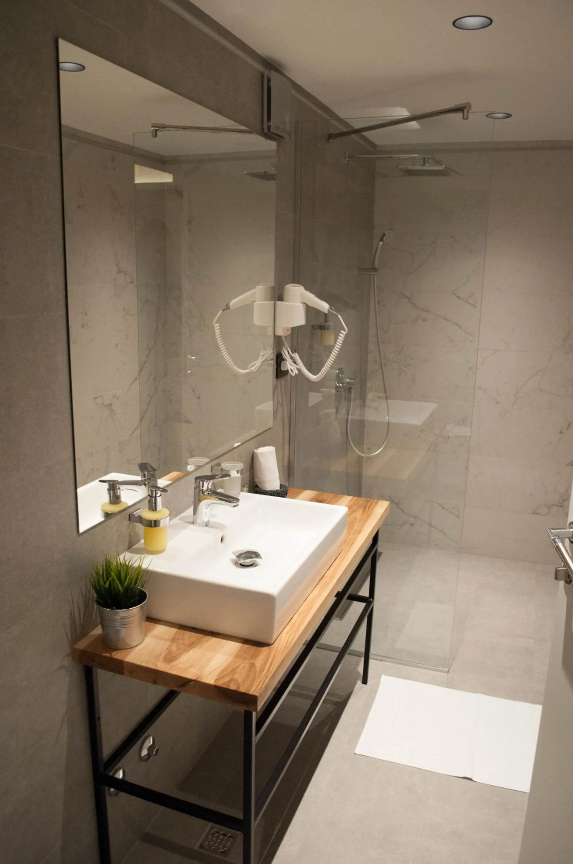 Shower in Nomad Luxury Suites