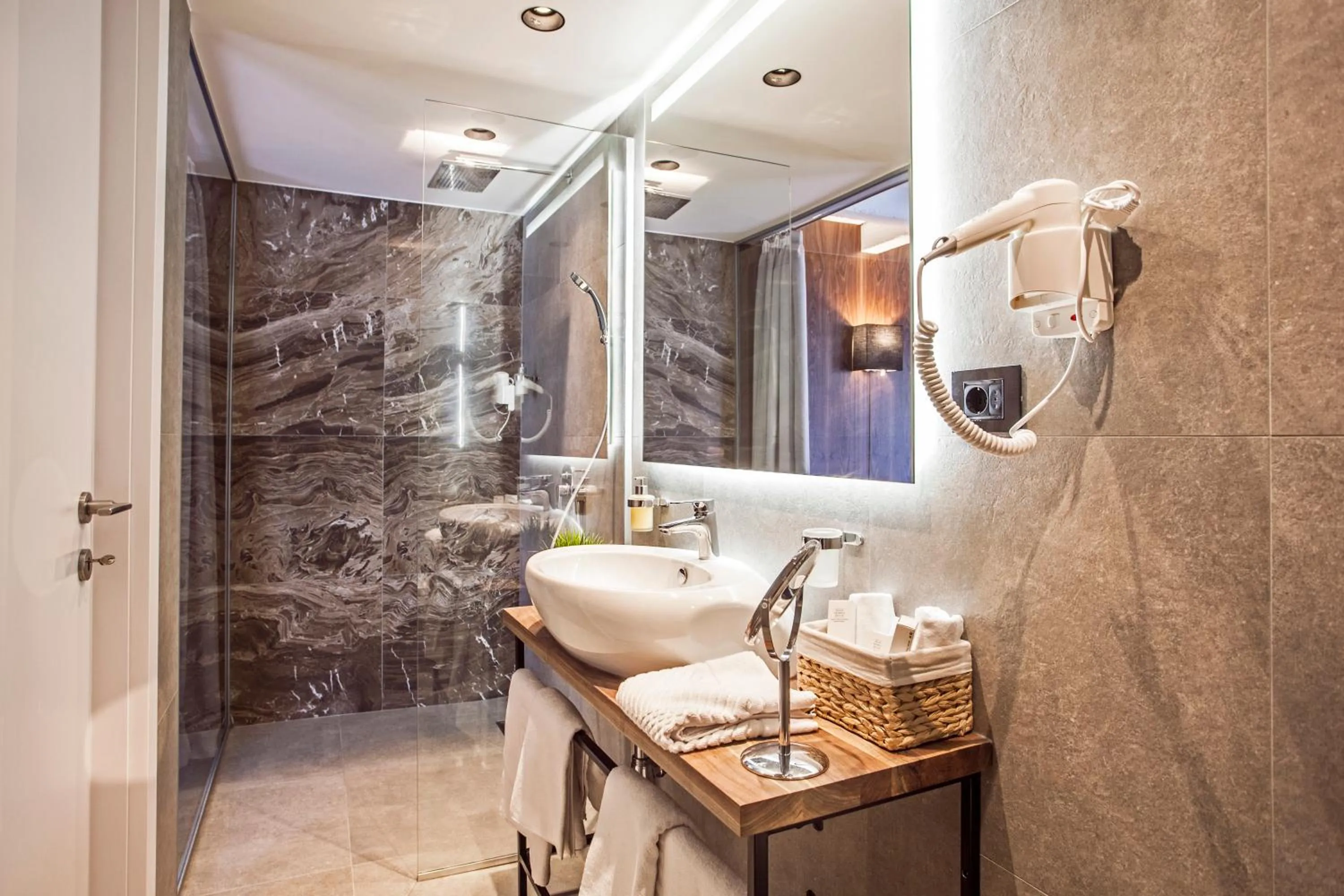 Shower in Nomad Luxury Suites
