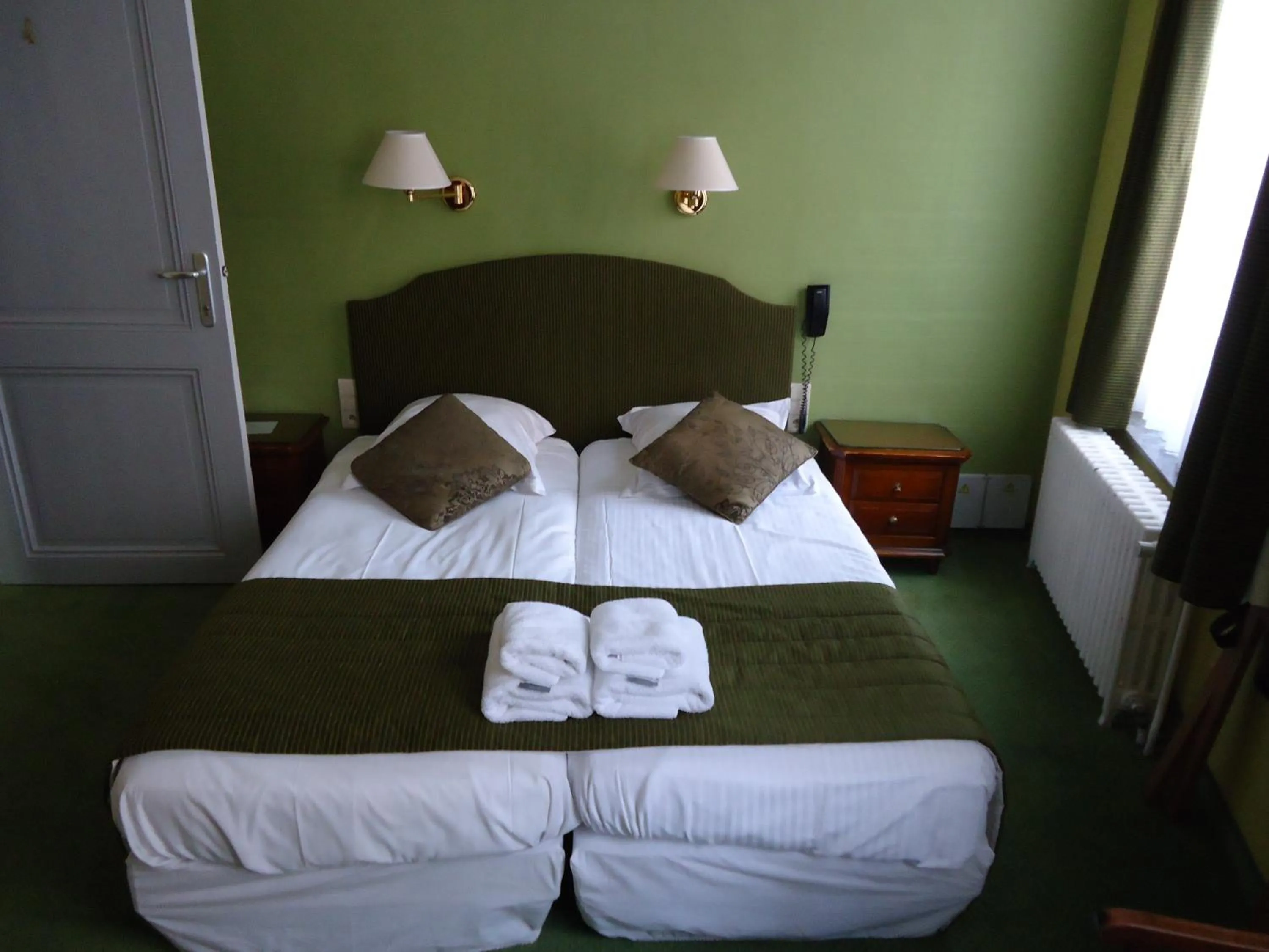 Bed in Hotel Groeninghe