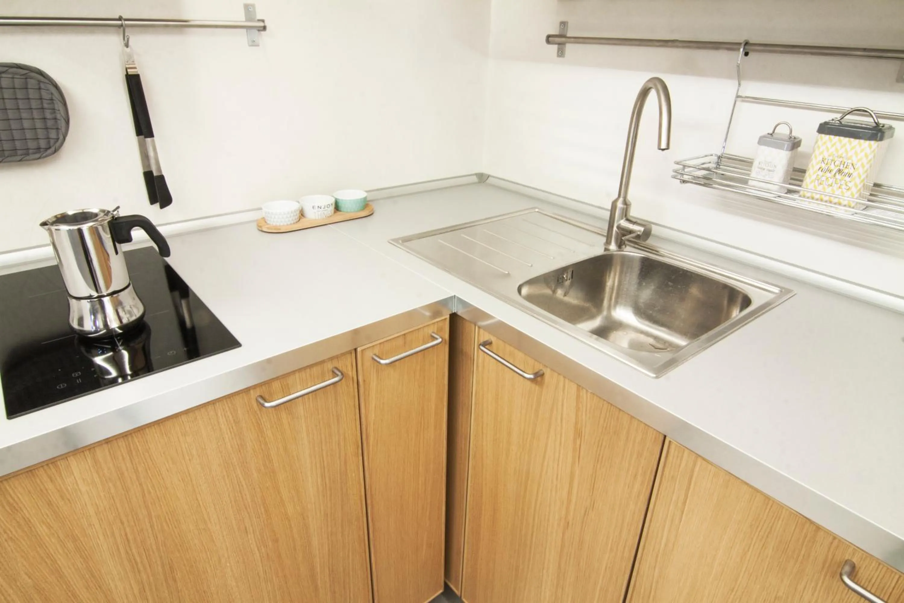 Coffee/tea facilities in Alessia's Flat - Mac Mahon