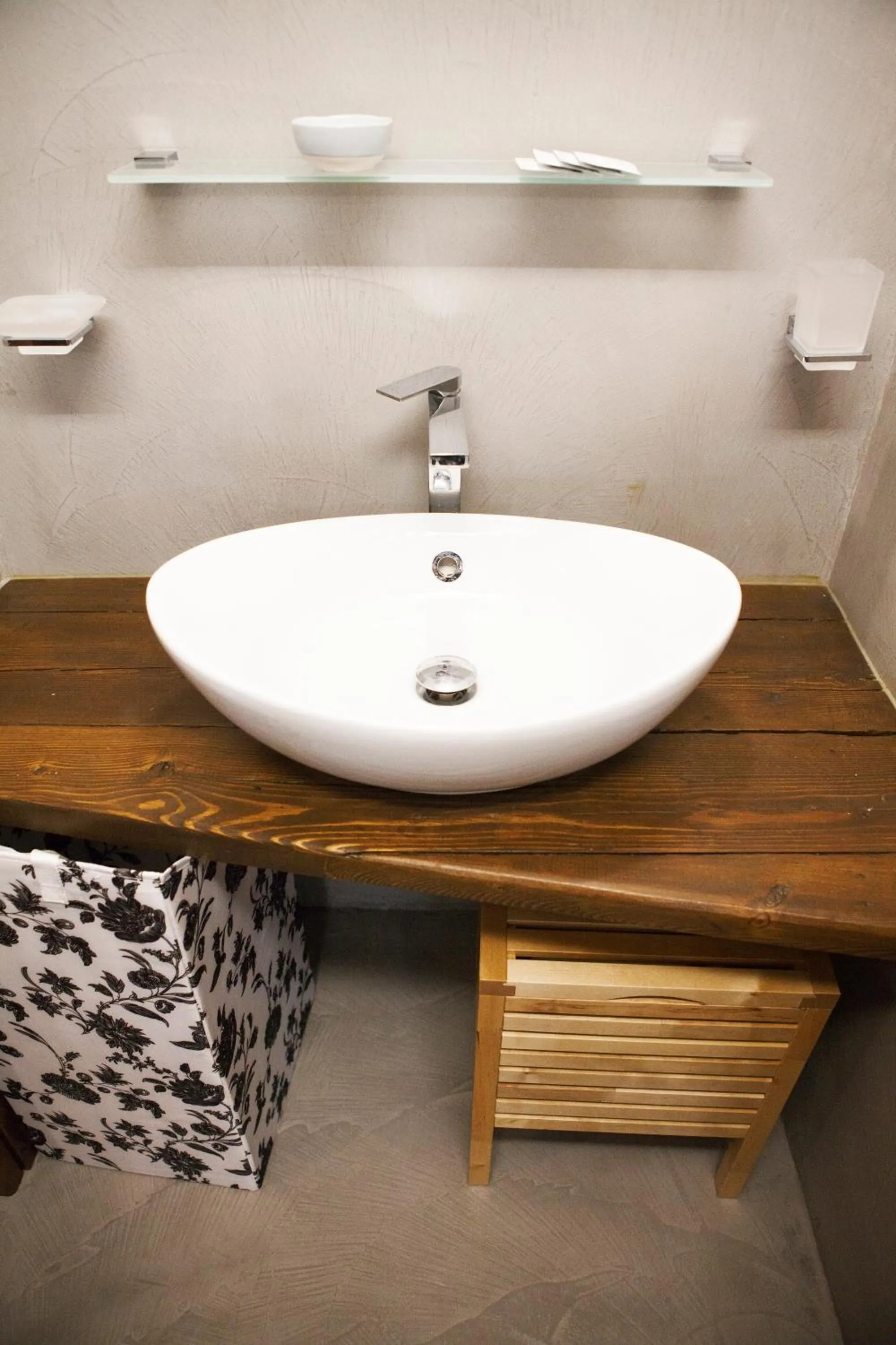 Bathroom in Alessia's Flat - Mac Mahon