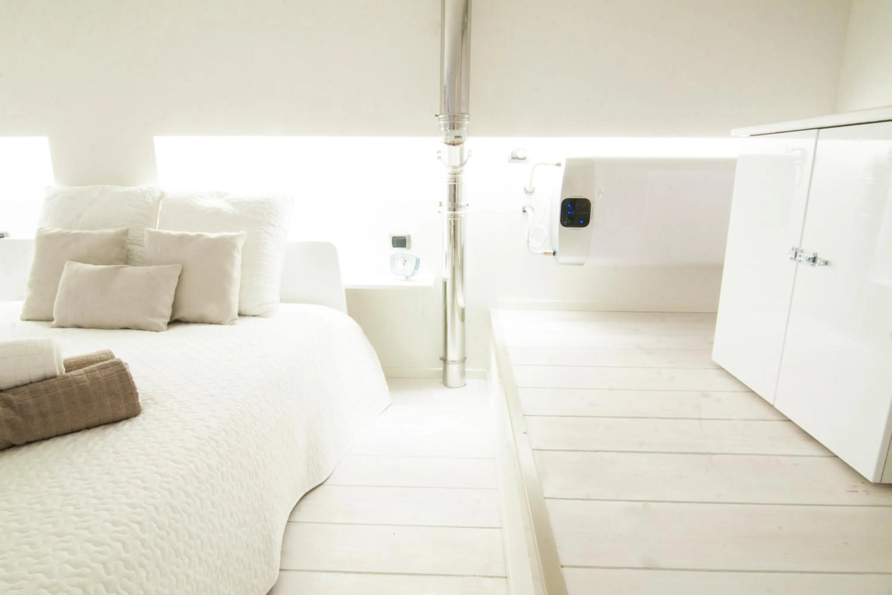 Decorative detail, Bed in Alessia's Flat - Mac Mahon