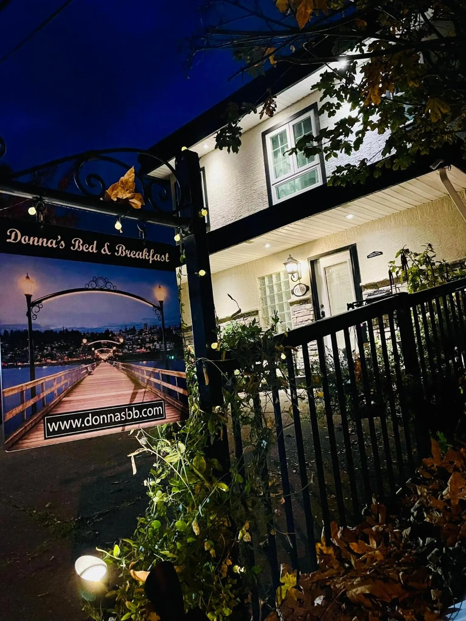 Property building in Donna's Bed & Breakfast