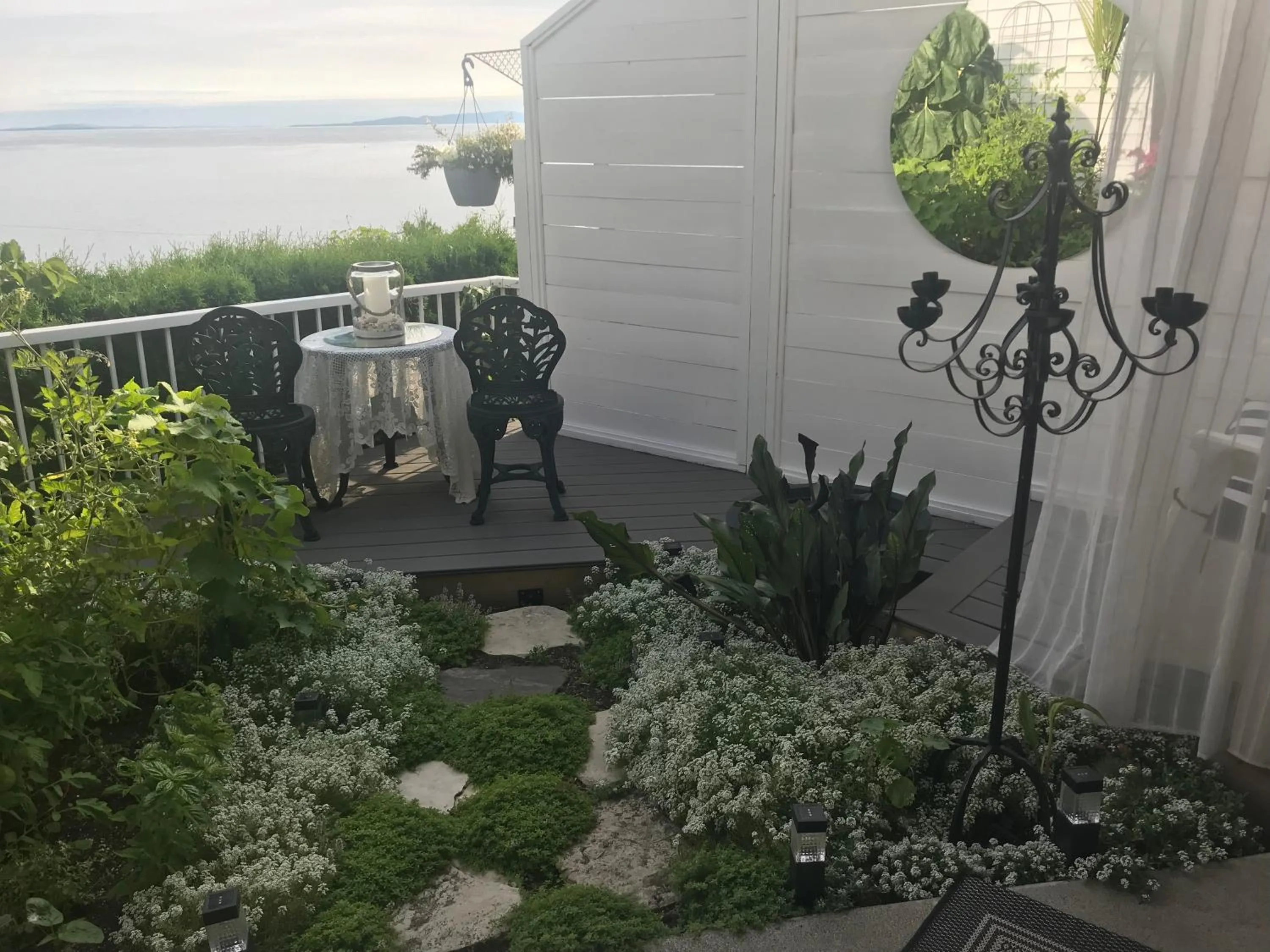 Spring in Donna's Bed & Breakfast