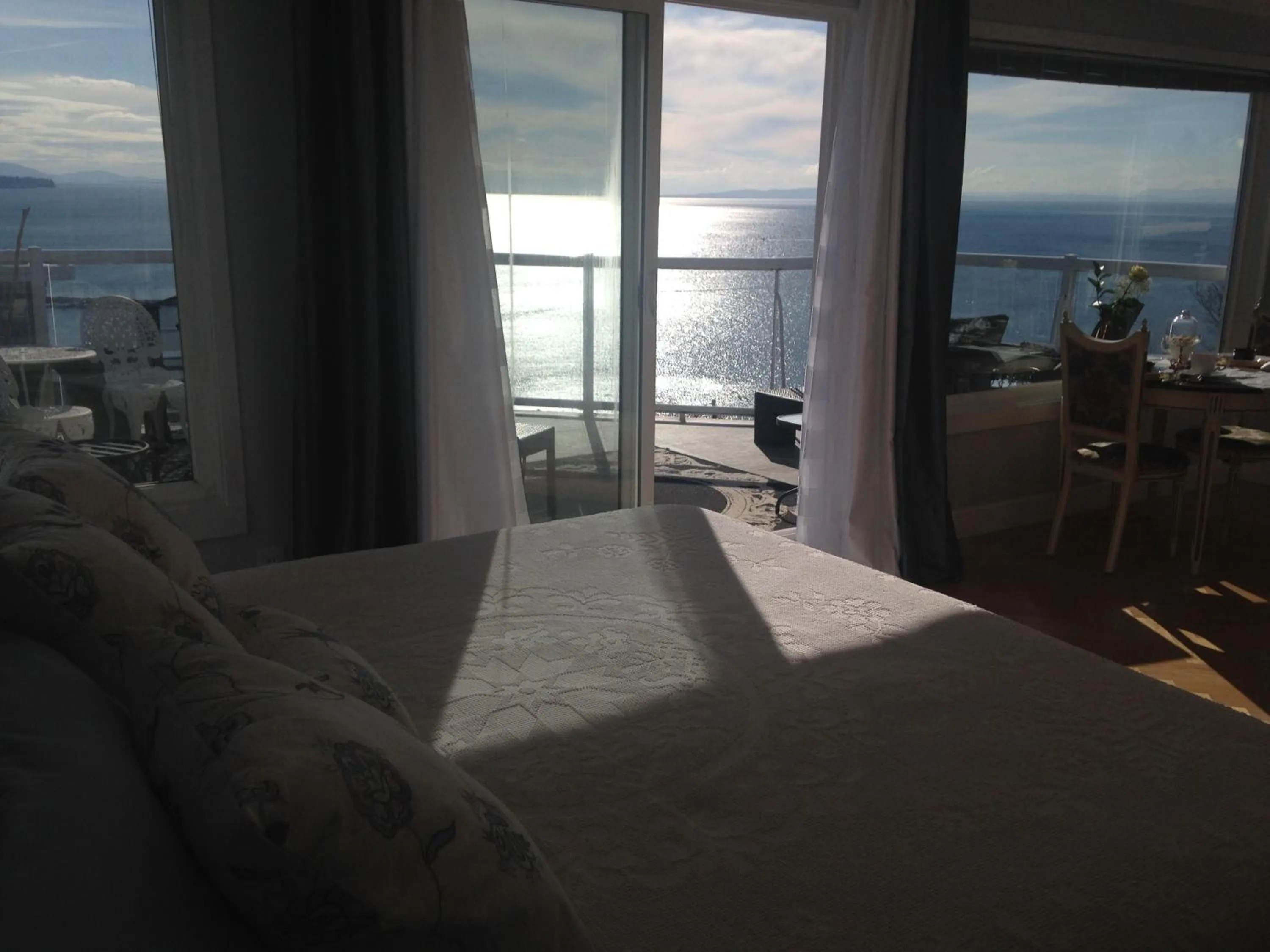 Bed in Donna's Bed & Breakfast