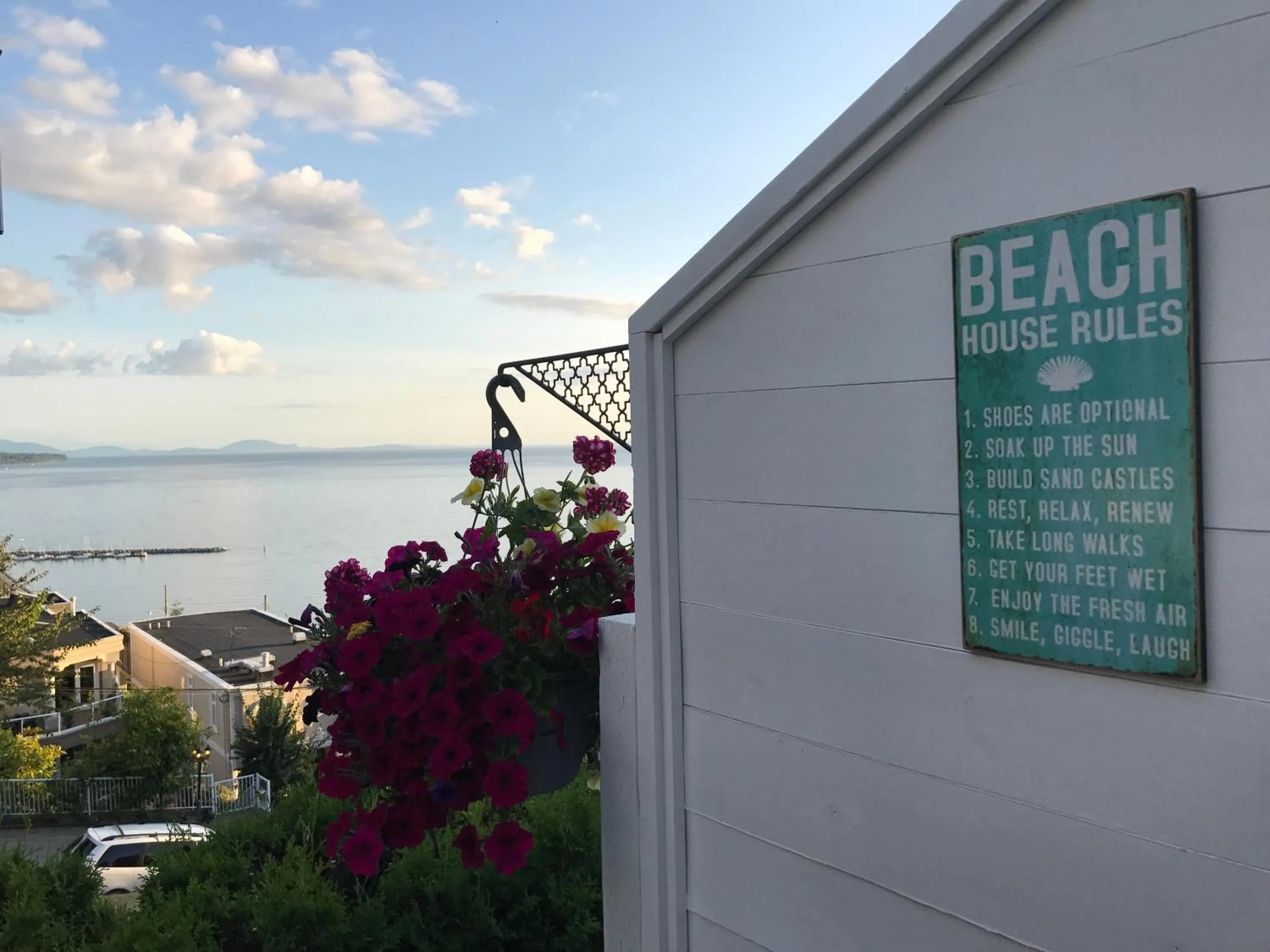 Sea view in Donna's Bed & Breakfast