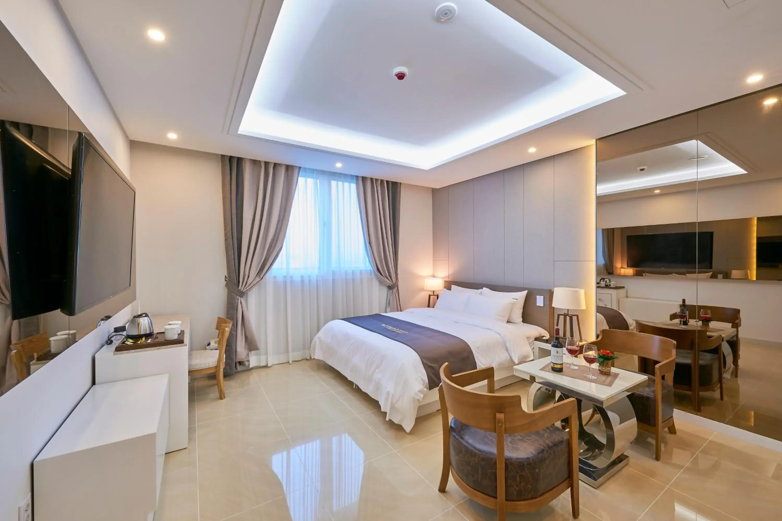 Photo of the whole room, Bed in Gwangju Madrid Hotel Photo of the whole room, Bed in Gwangju Madrid Hotel