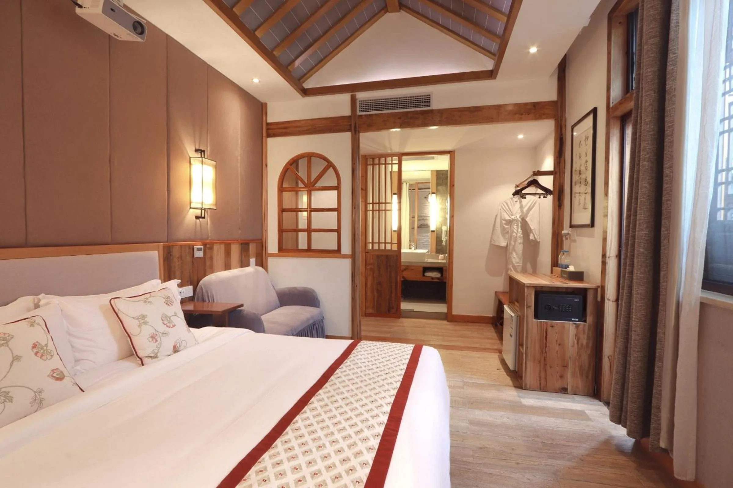 Photo of the whole room, Bed in Mild Spring Boutique Hotel