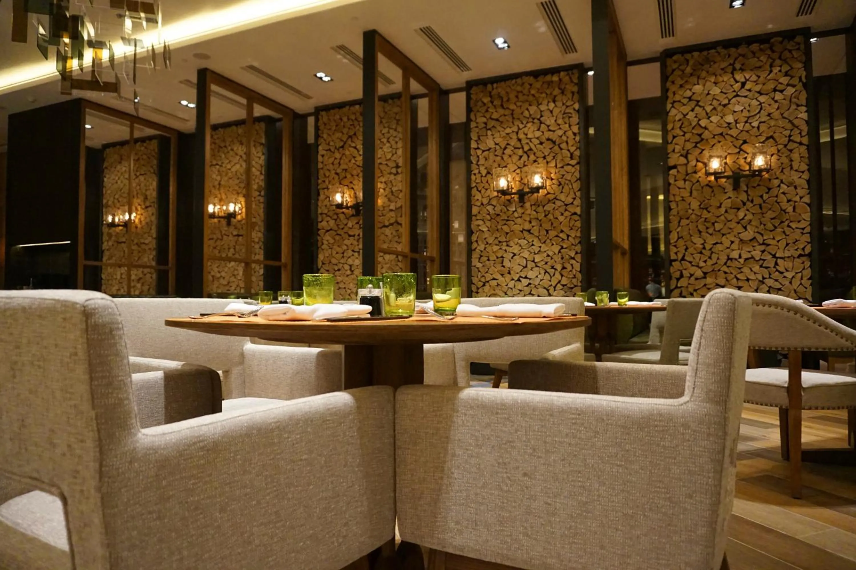 Restaurant/places to eat in Shangri-La Songbei, Harbin