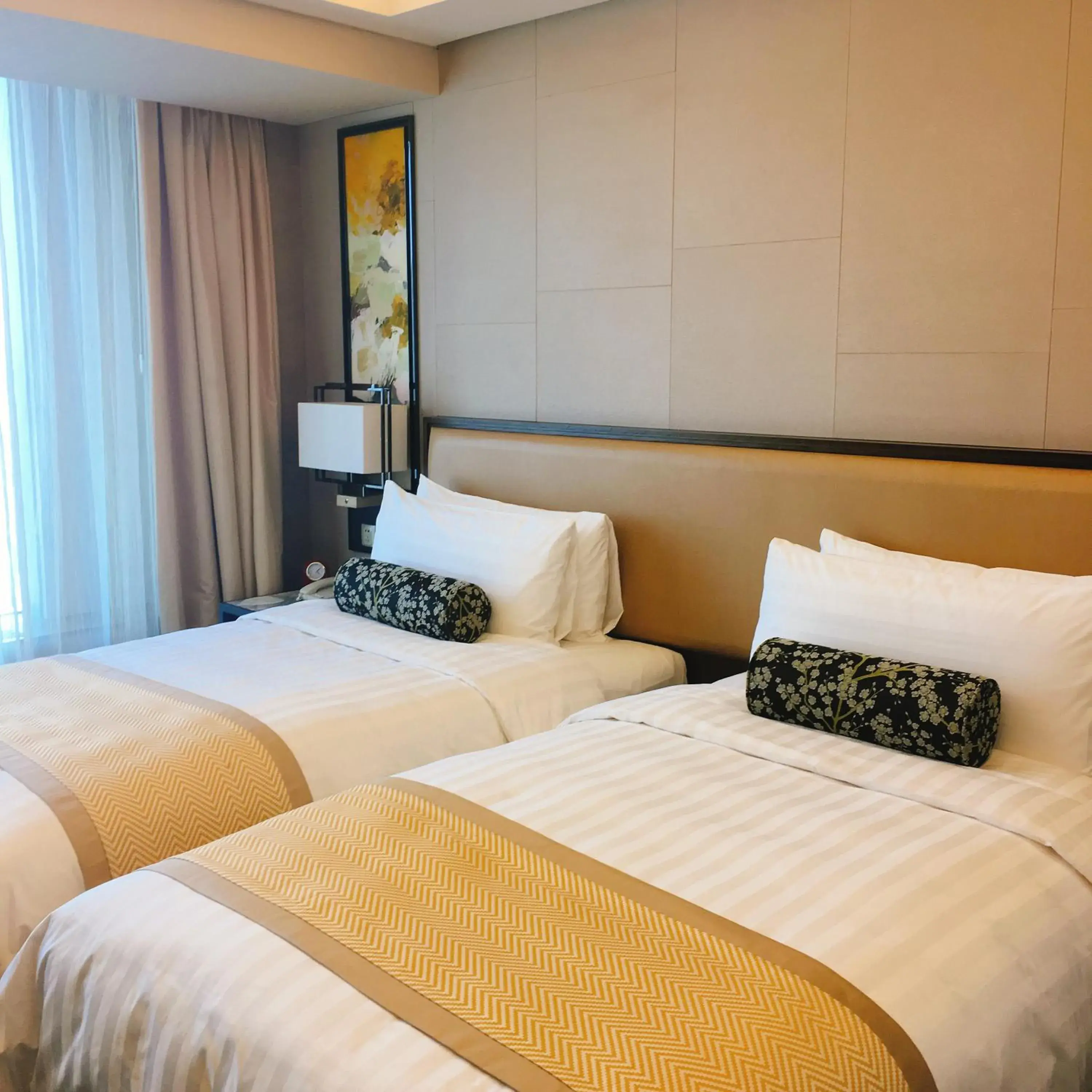 Panoramic River View Twin in Shangri-La Songbei, Harbin Panoramic River View Twin in Shangri-La Songbei, Harbin