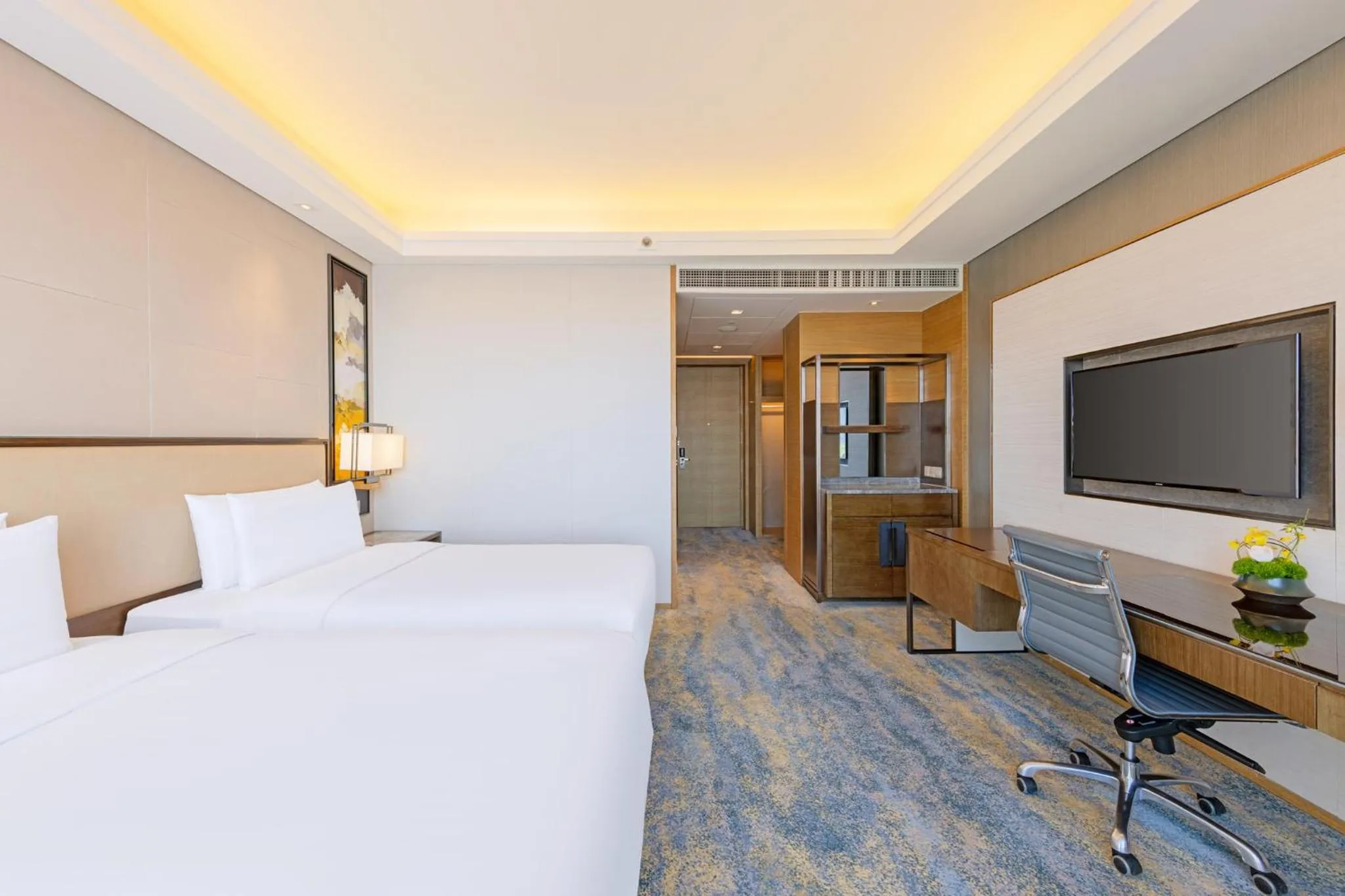 Photo of the whole room, Bed in Shangri-La Songbei, Harbin