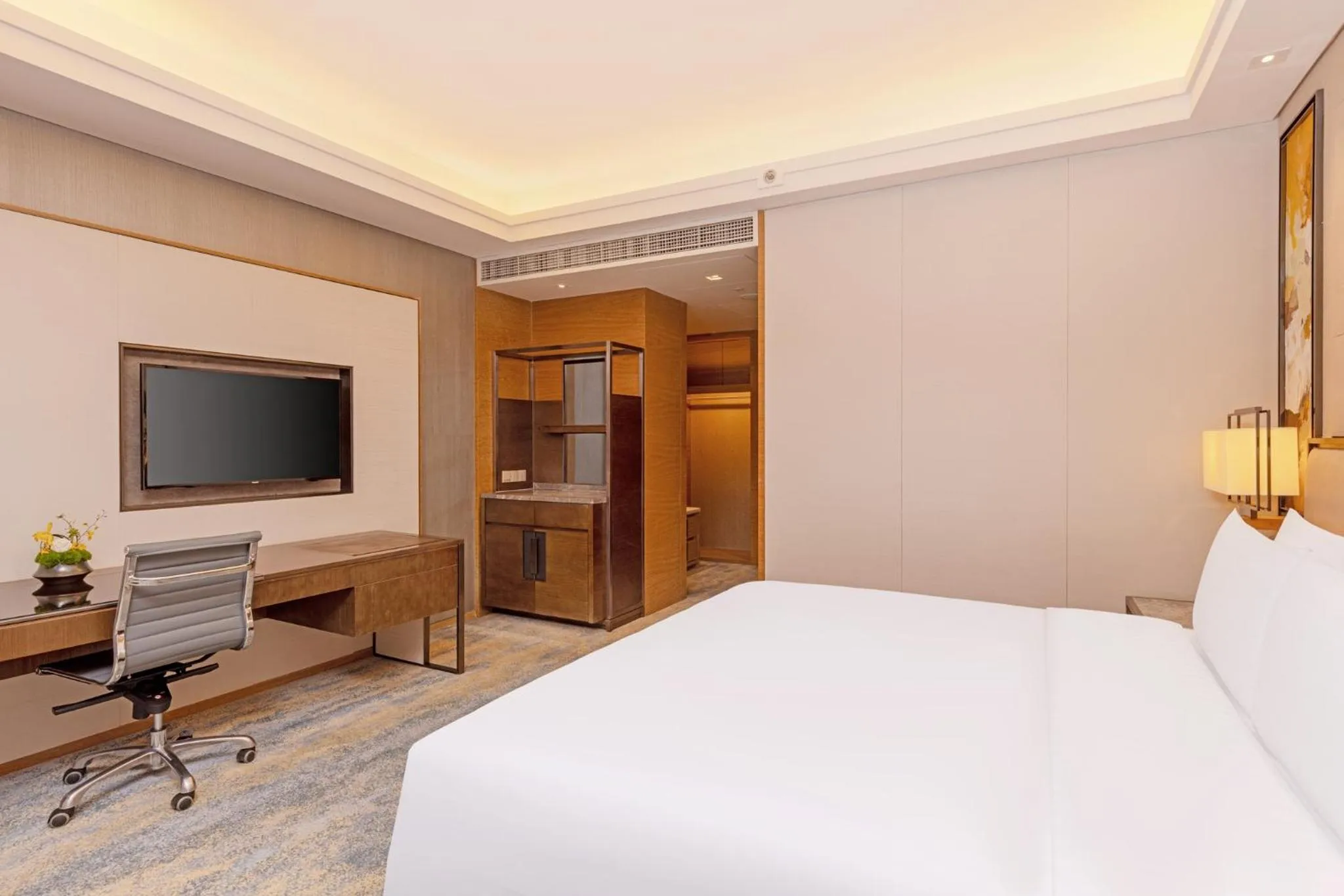 Photo of the whole room, Bed in Shangri-La Songbei, Harbin