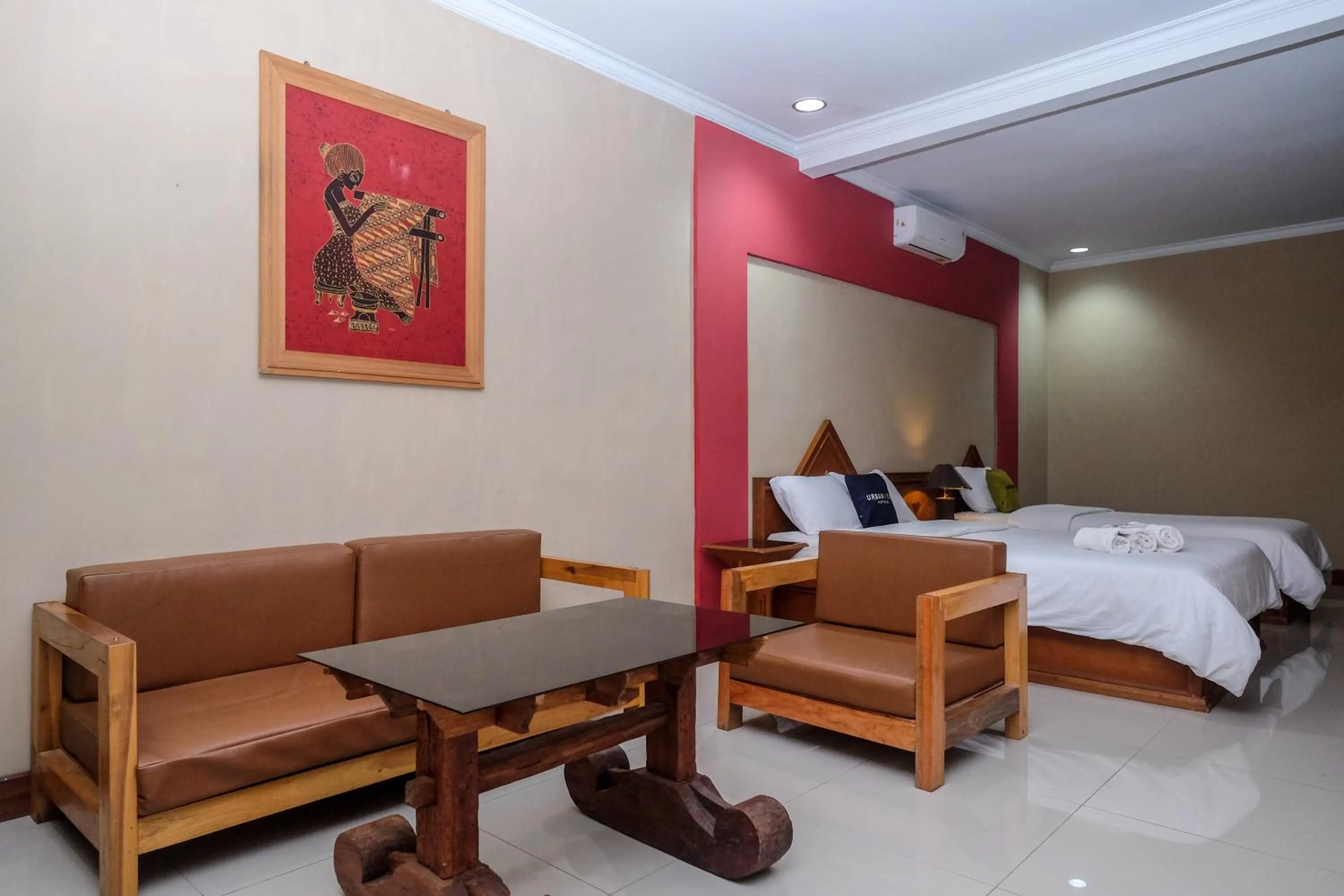Bedroom, Bed in Urbanview Hotel Syariah Wisnugraha by RedDoorz