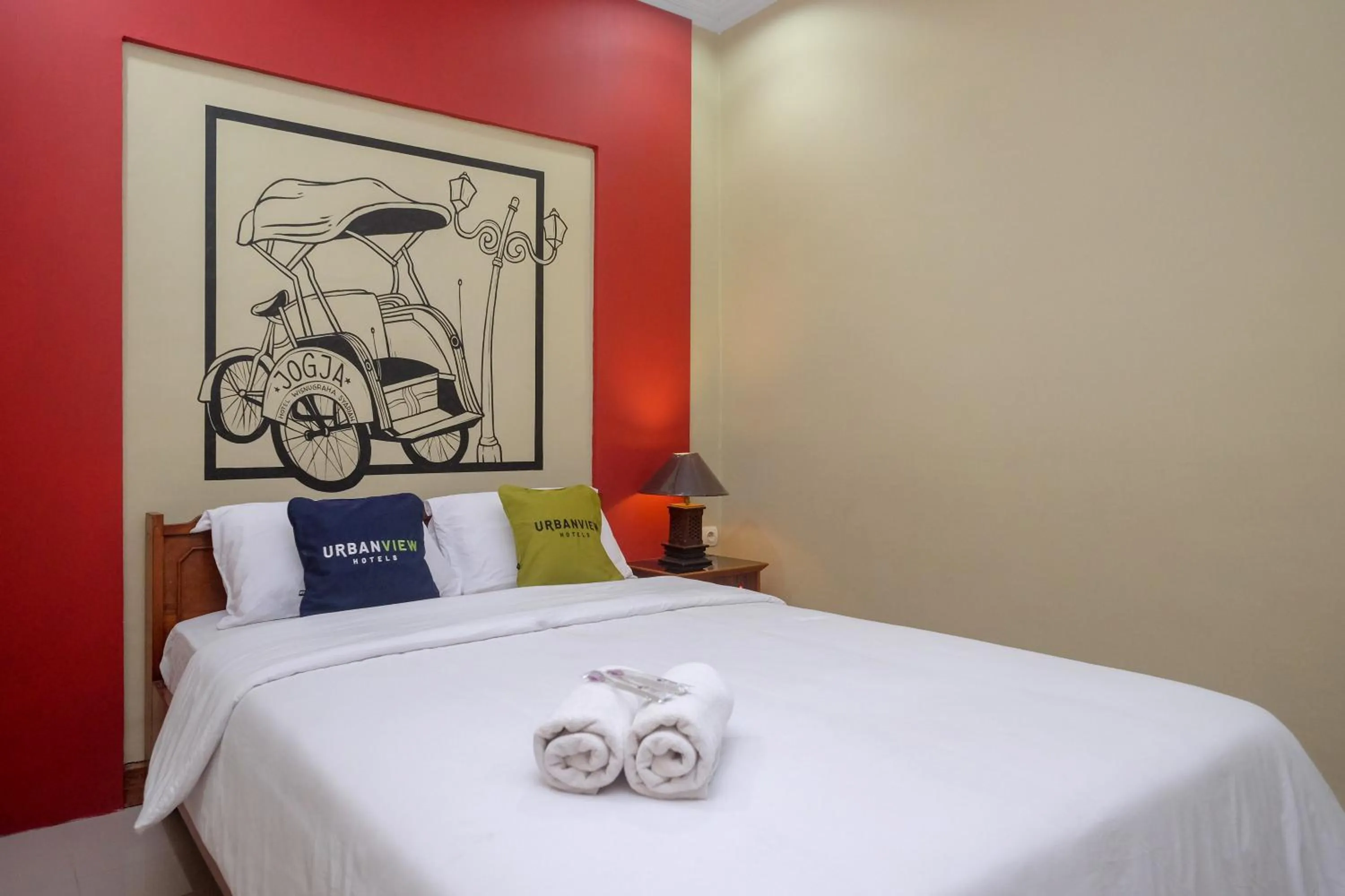 Bedroom, Bed in Urbanview Hotel Syariah Wisnugraha by RedDoorz