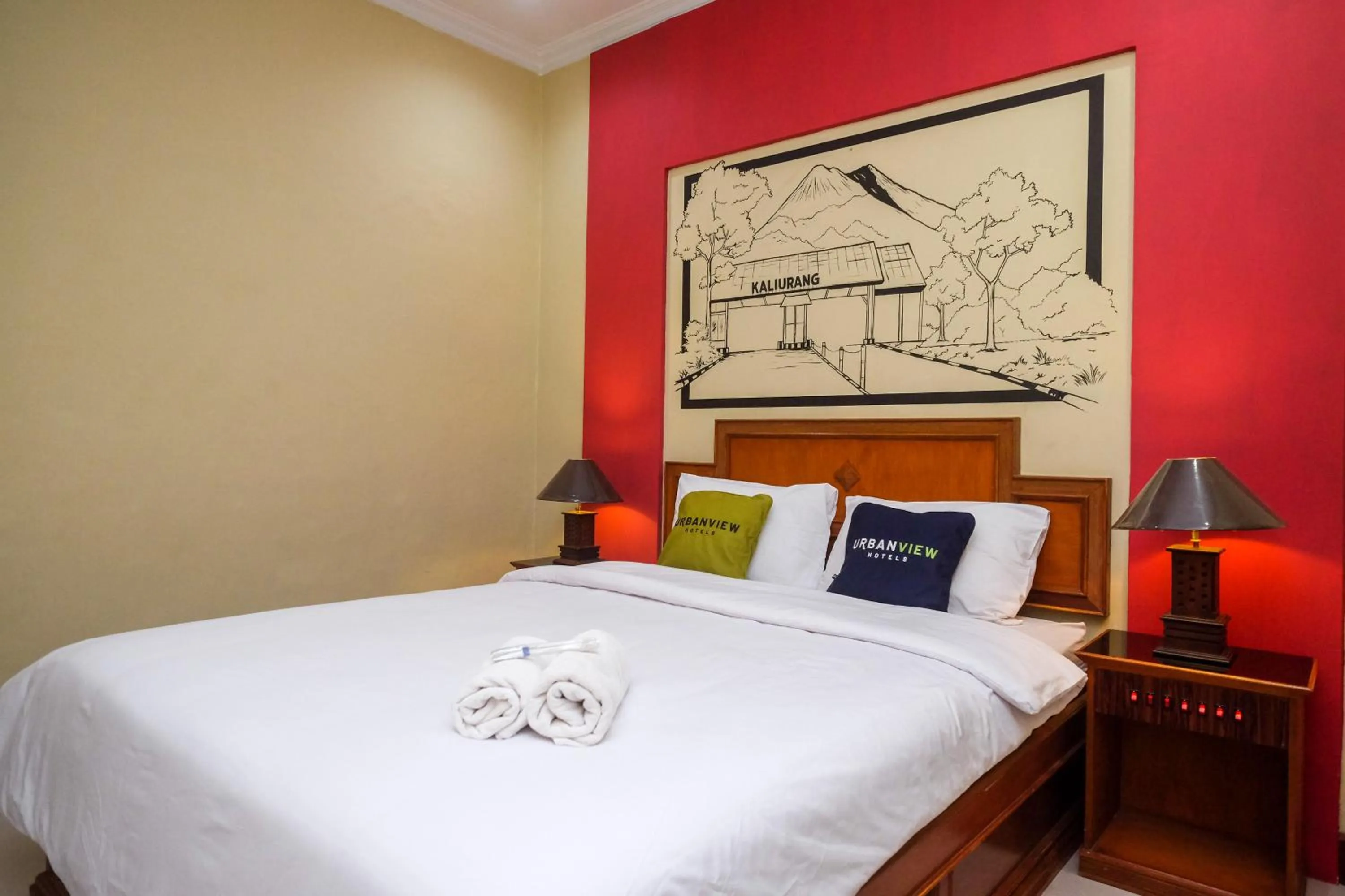 Bedroom, Bed in Urbanview Hotel Syariah Wisnugraha by RedDoorz