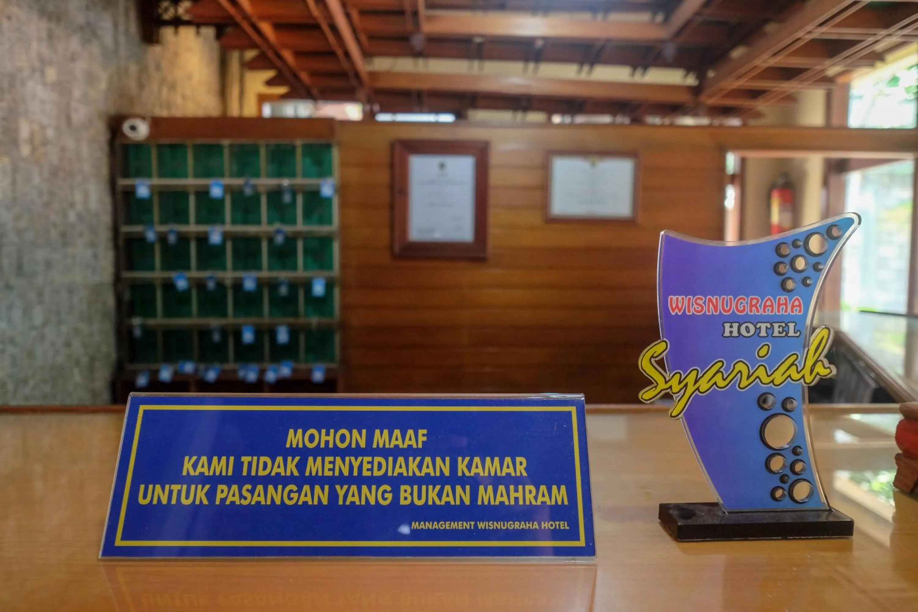 Lobby or reception in Urbanview Hotel Syariah Wisnugraha by RedDoorz