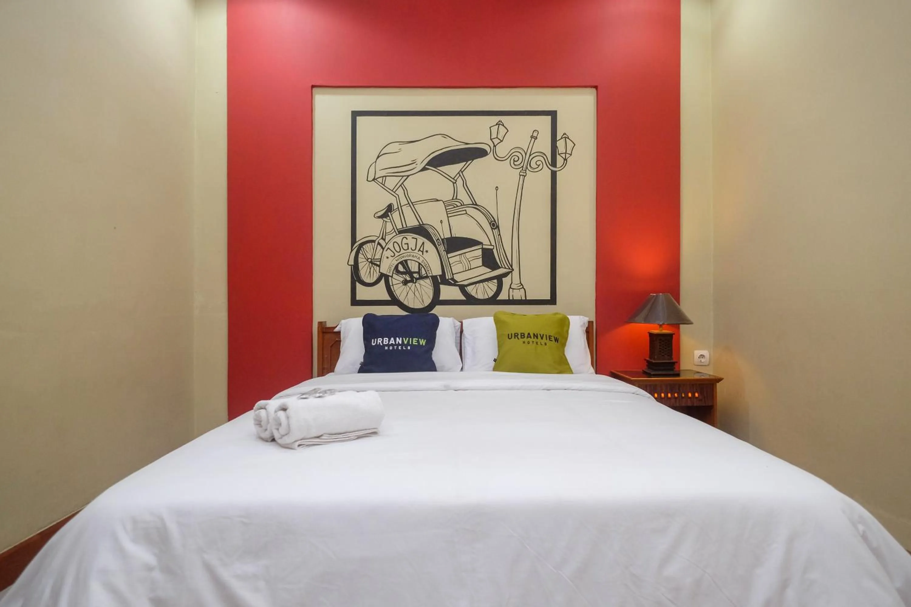 Bedroom, Bed in Urbanview Hotel Syariah Wisnugraha by RedDoorz