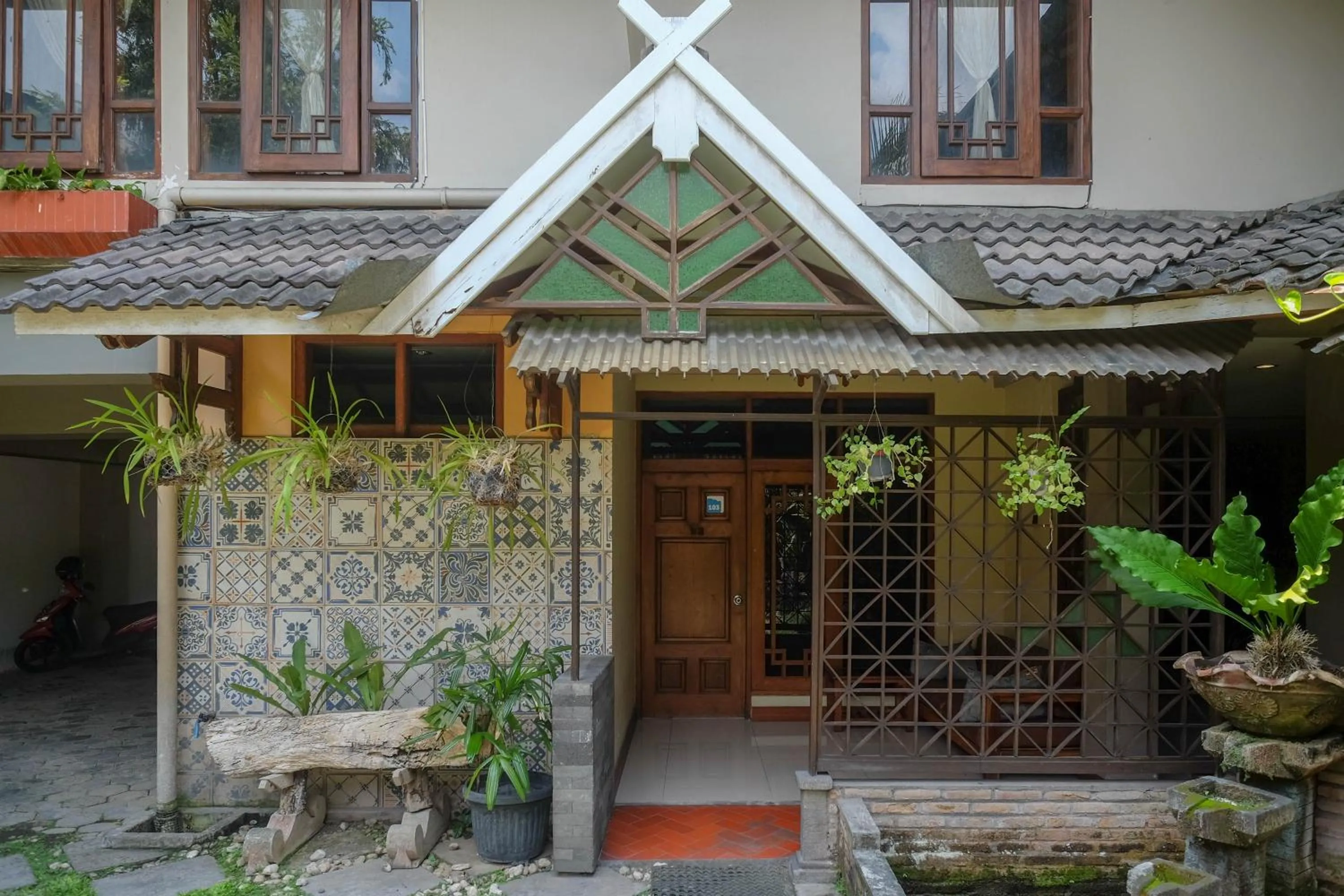 Property building in Urbanview Hotel Syariah Wisnugraha by RedDoorz