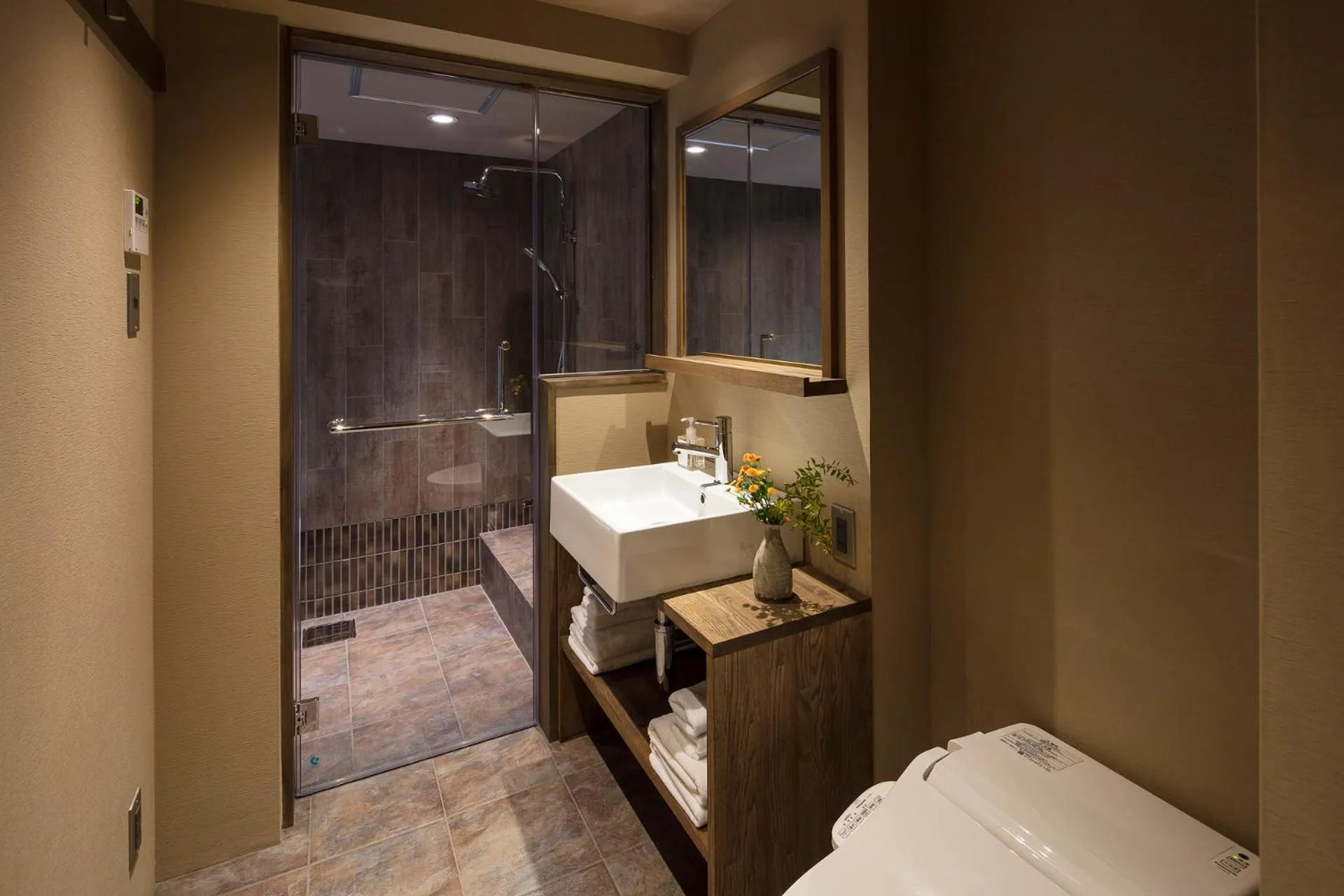 Bathroom in Sumitsugu Machiya House