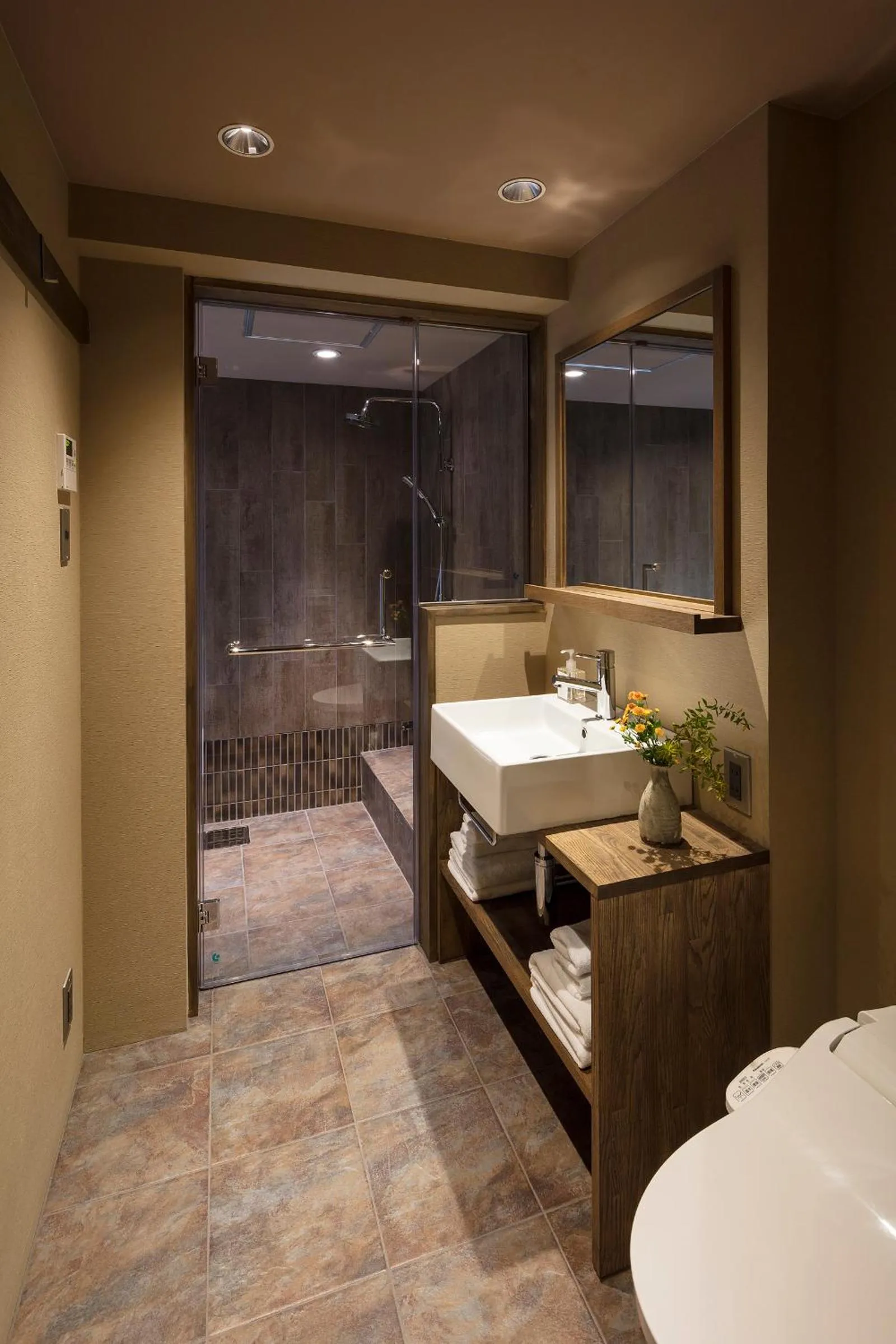 Bathroom in Sumitsugu Machiya House