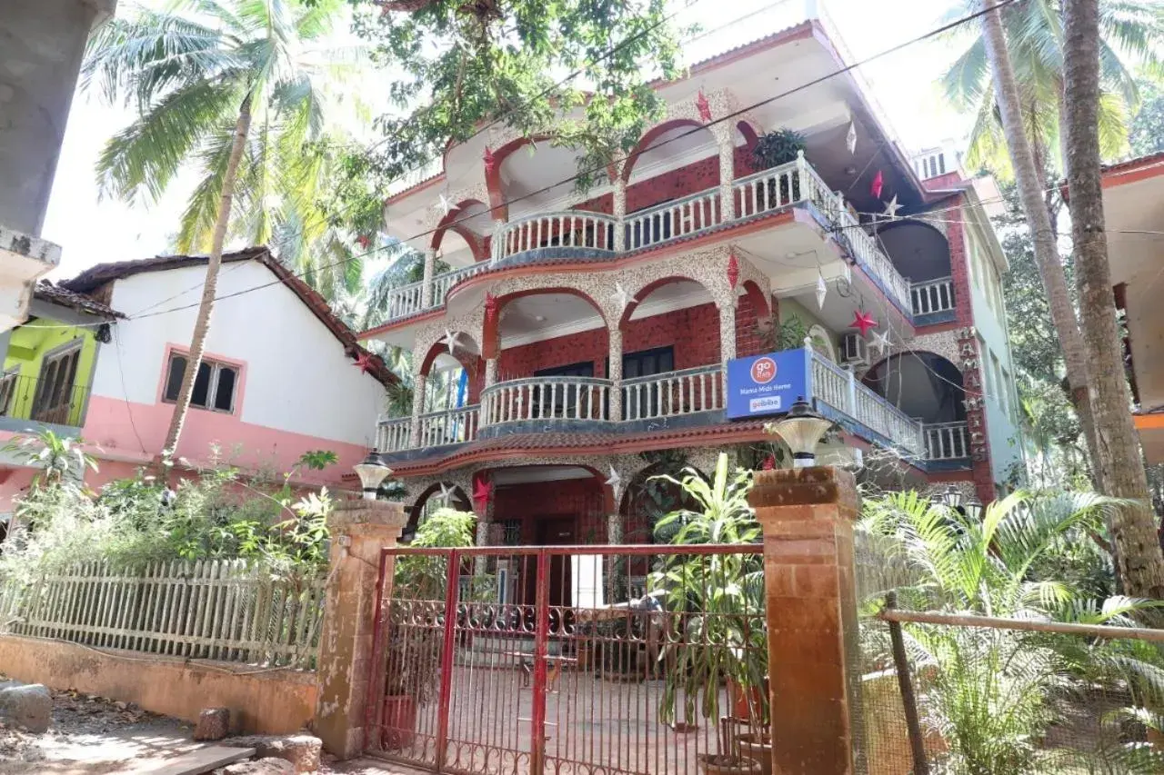 Facade/entrance in Mama Mids Home Facade/entrance in Mama Mids Home