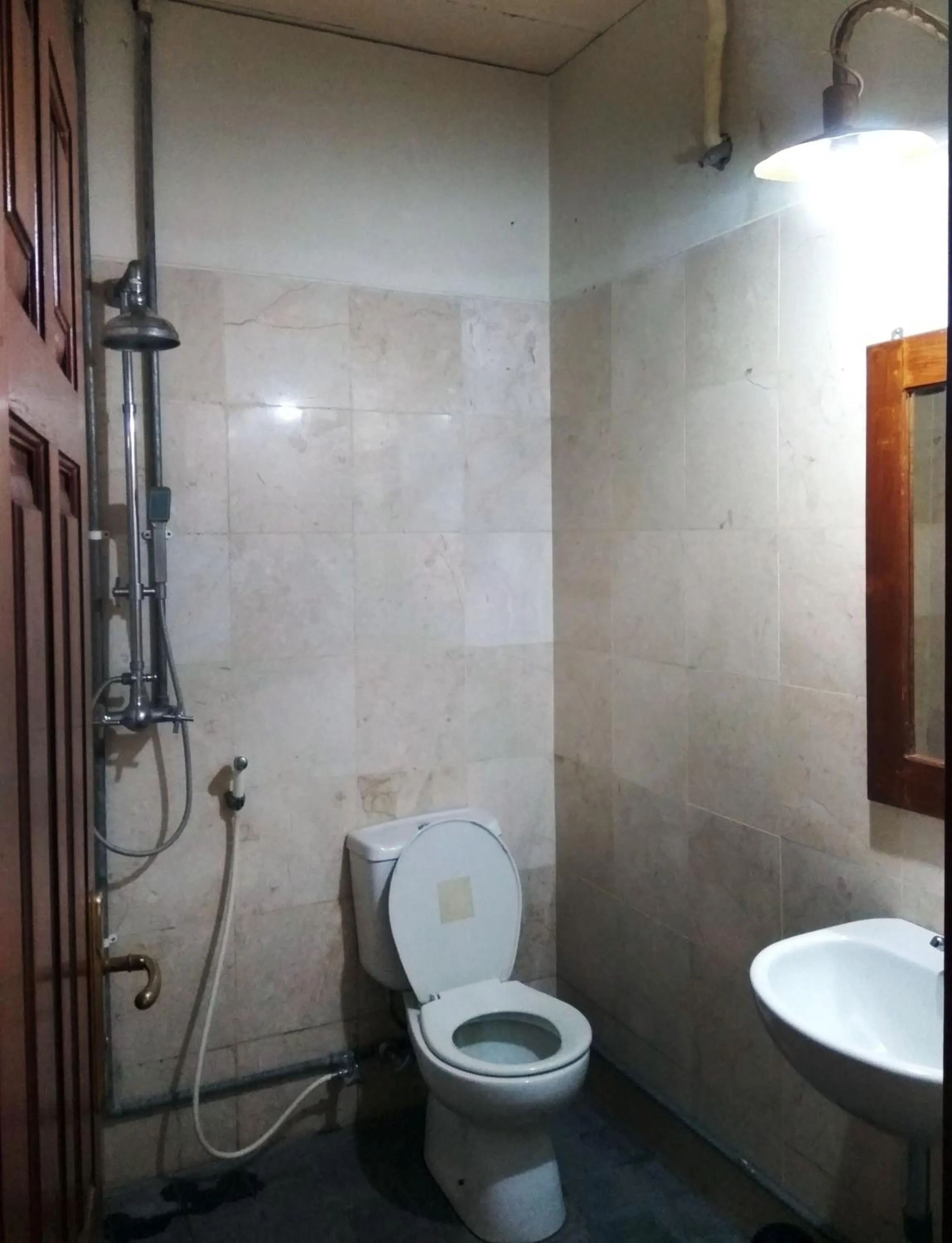 Toilet in Omah Pitoe Yogya Homestay