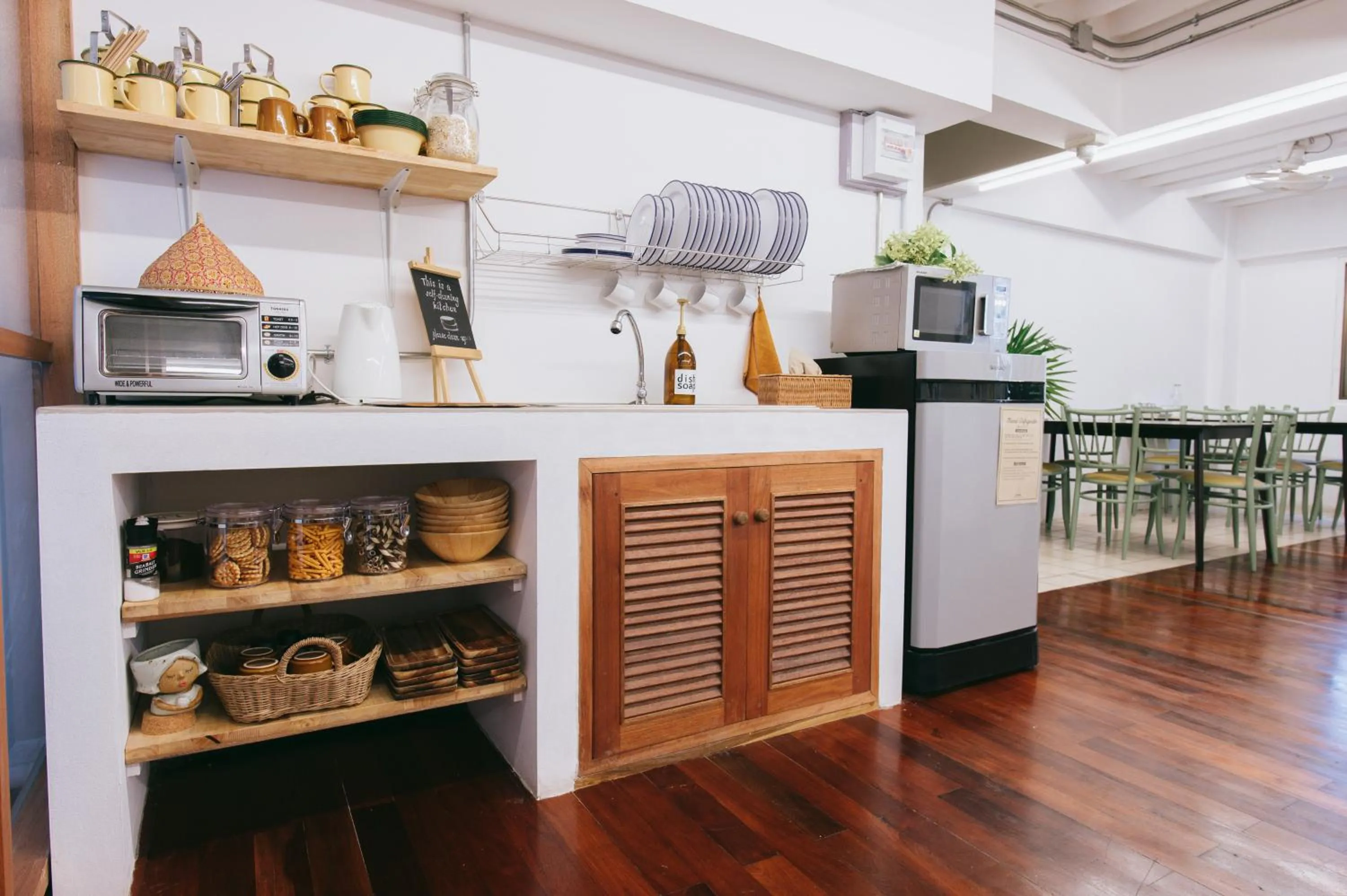Coffee/tea facilities in Muan Hotel